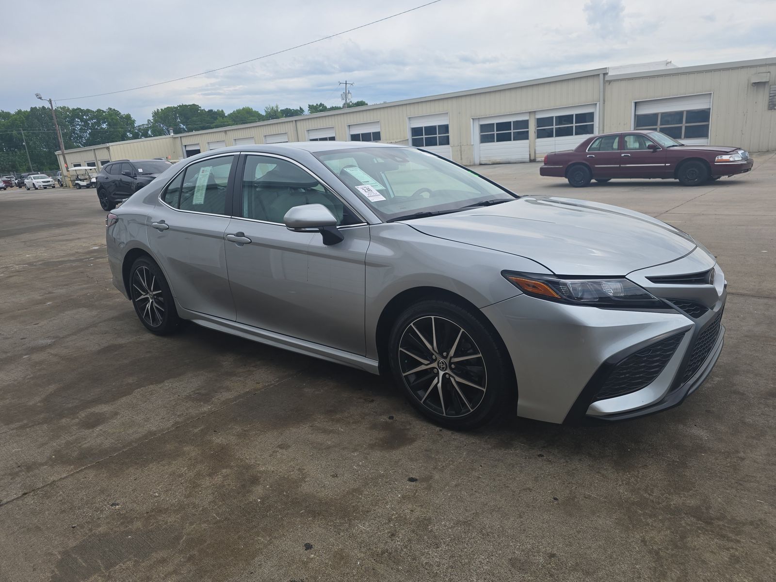 2024 Toyota Camry SE FWD