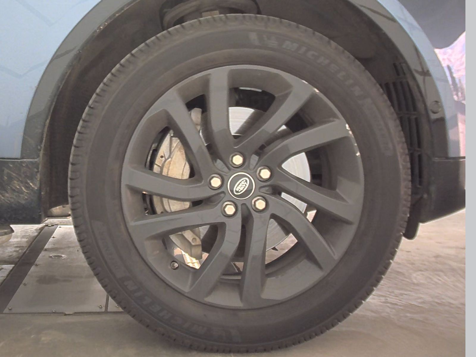 2020 Land Rover Discovery Landmark Edition AWD