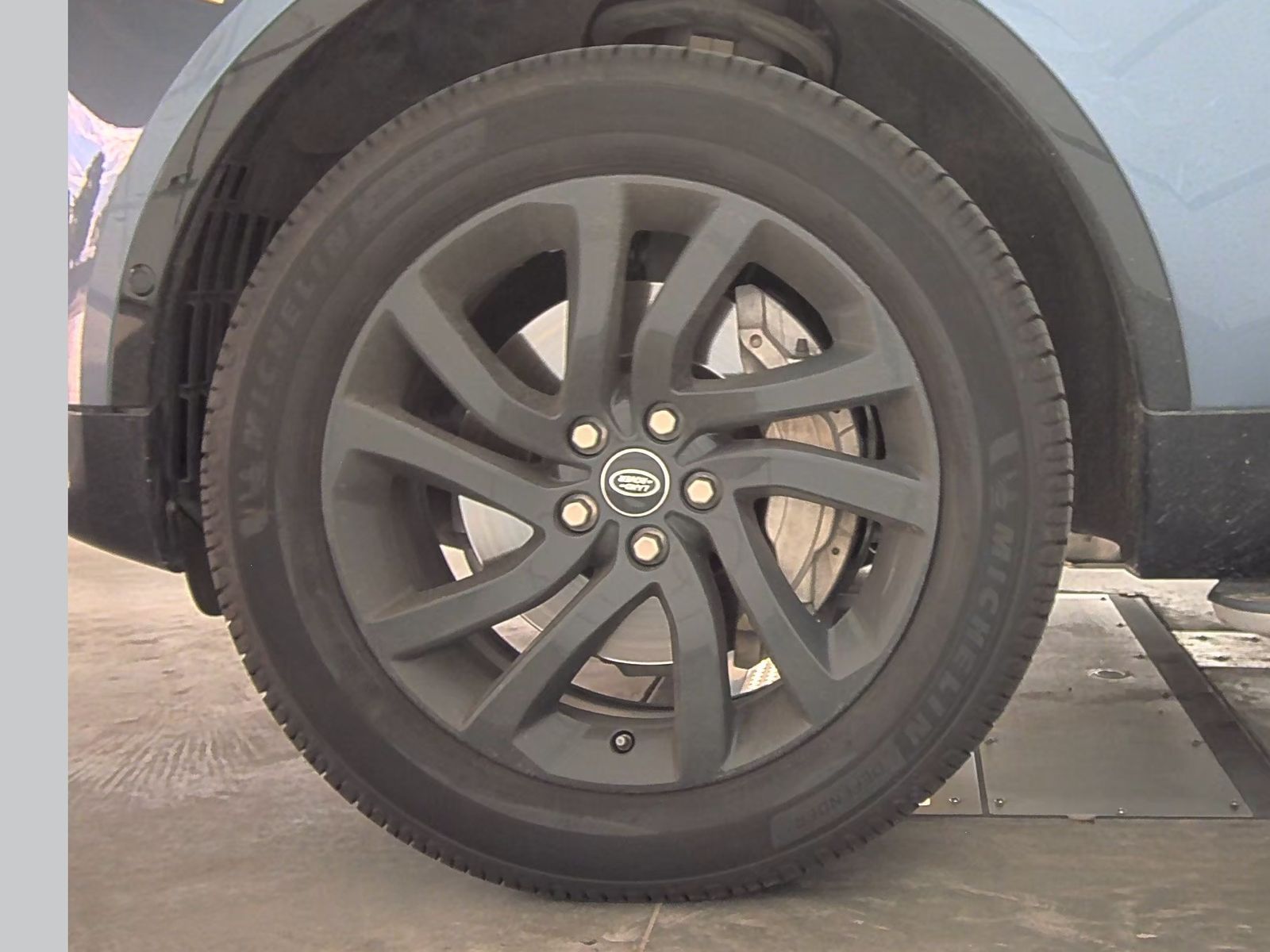 2020 Land Rover Discovery Landmark Edition AWD