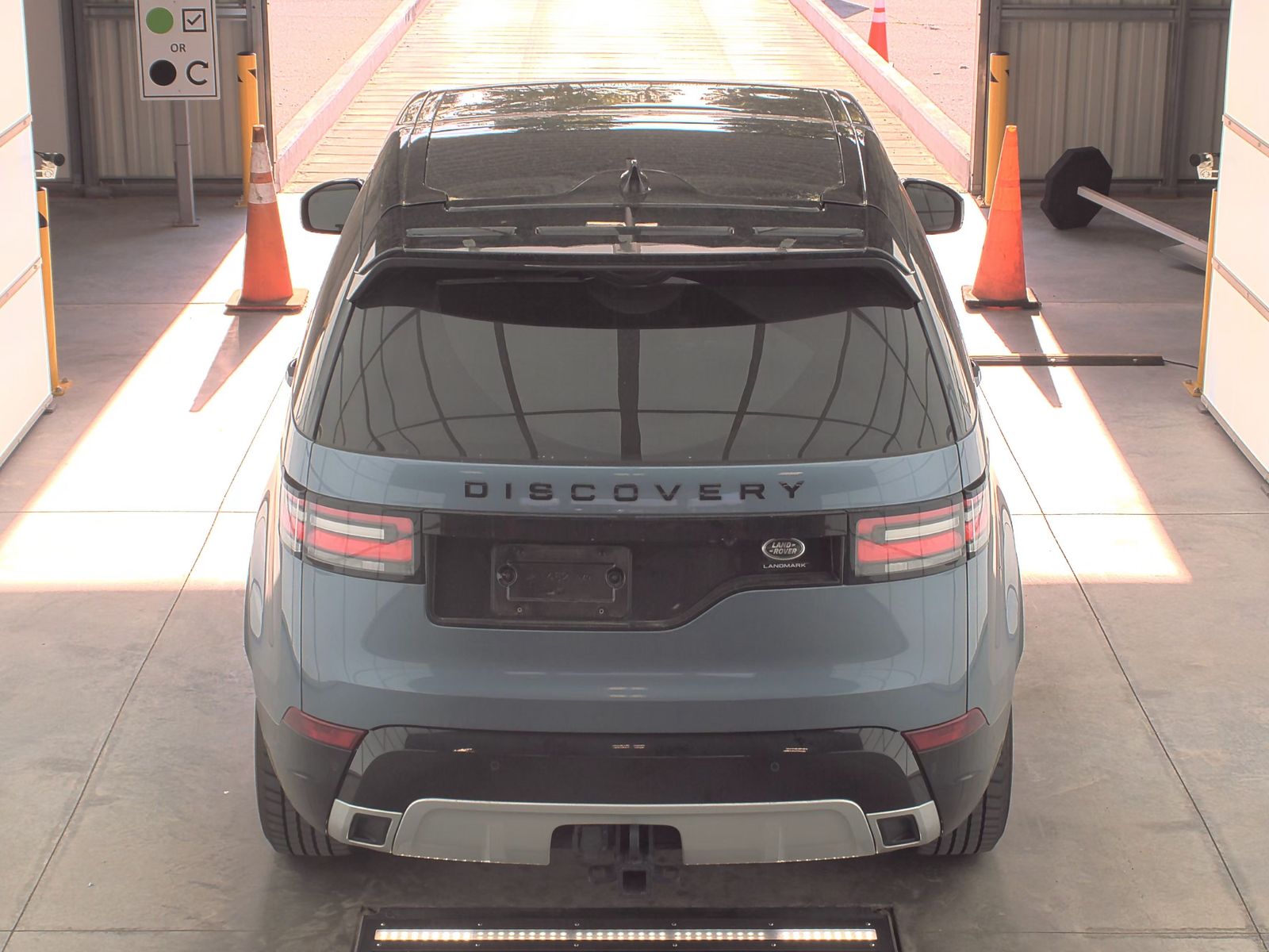 2020 Land Rover Discovery Landmark Edition AWD