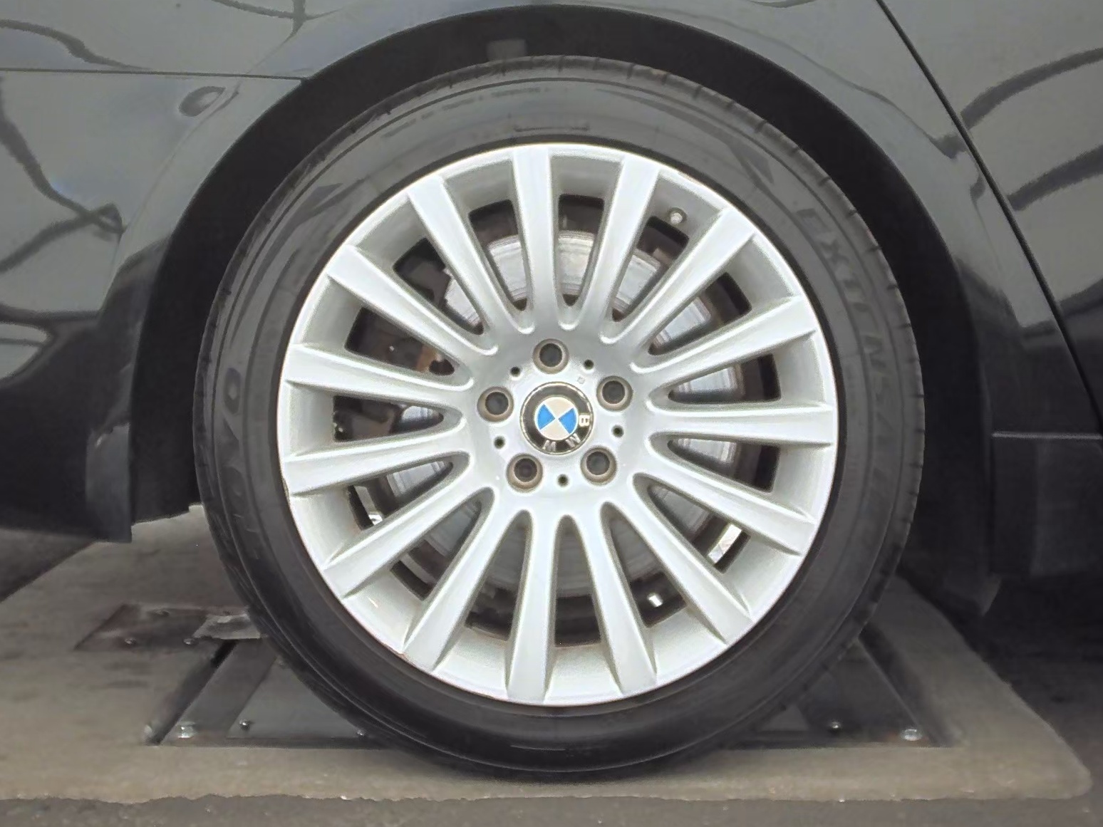 2012 BMW 7 Series 750i xDrive AWD