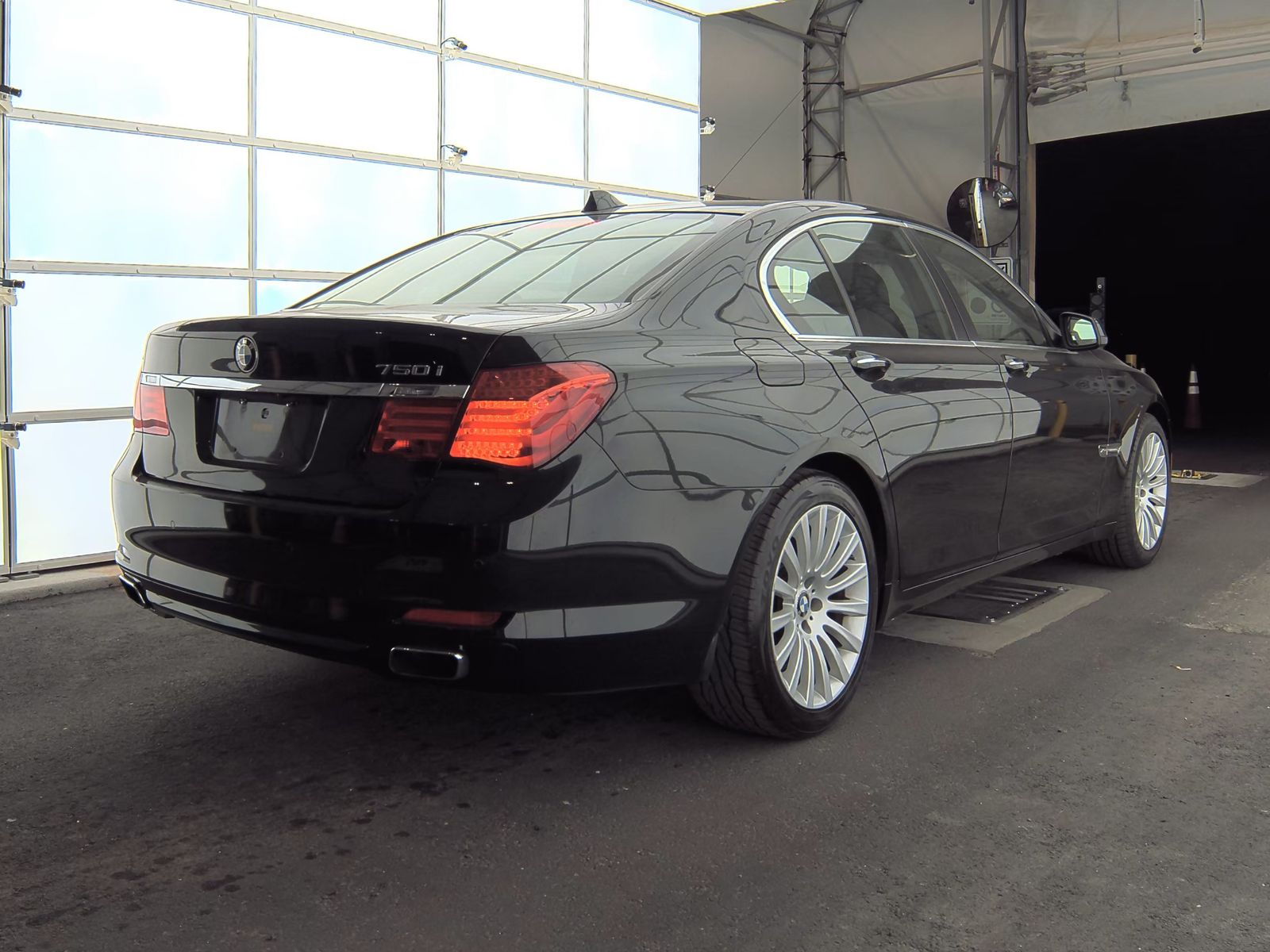 2012 BMW 7 Series 750i xDrive AWD