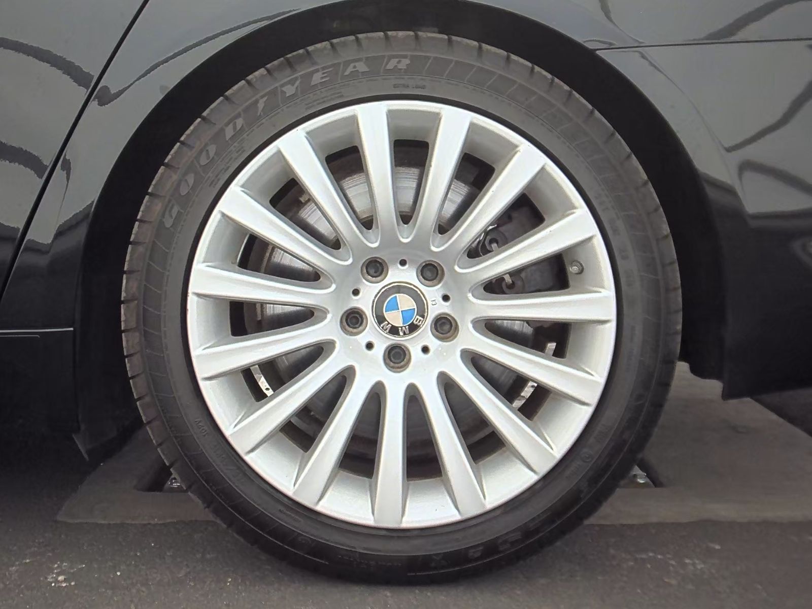 2012 BMW 7 Series 750i xDrive AWD