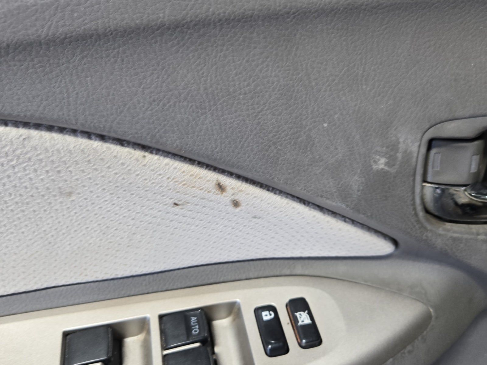 2010 Toyota Yaris Base FWD