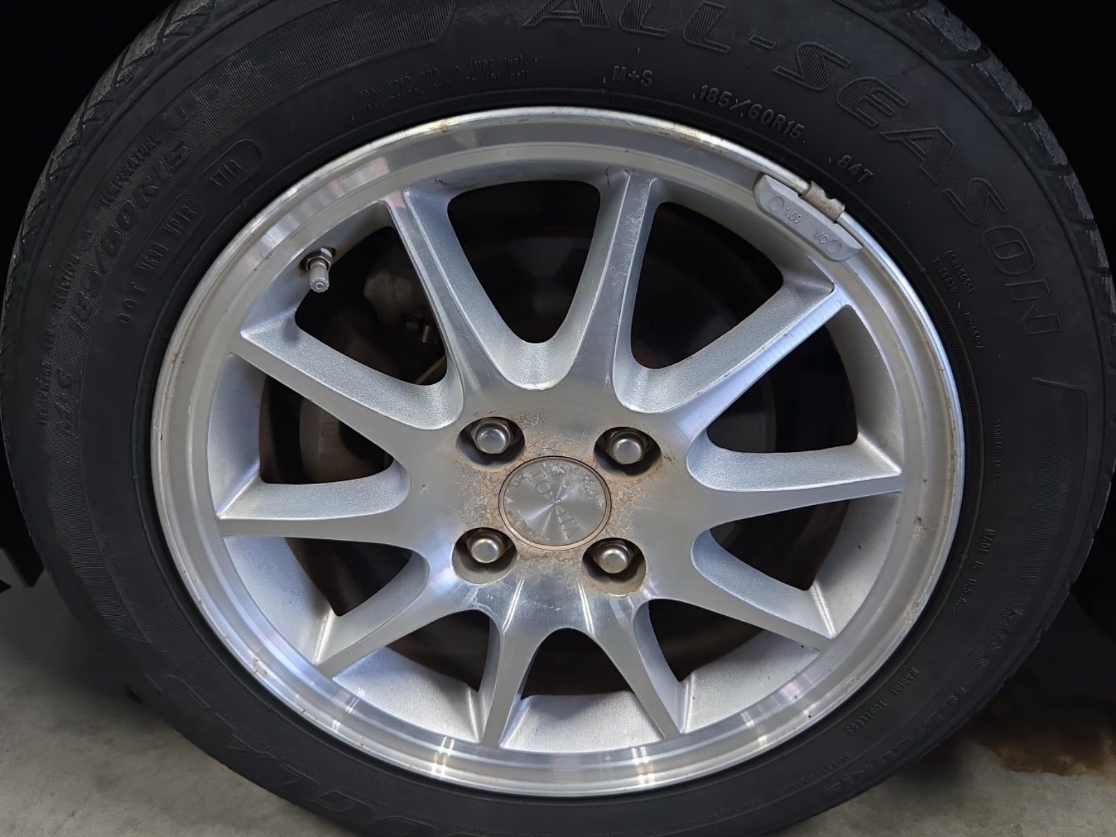 2010 Toyota Yaris Base FWD