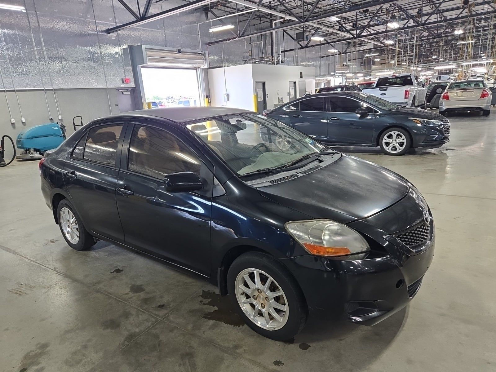 2010 Toyota Yaris Base FWD