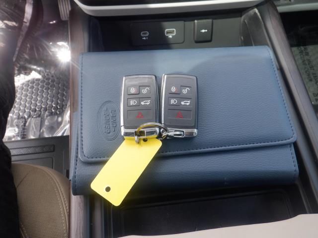 2020 Land Rover Defender 110 SE AWD