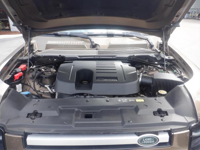 2020 Land Rover Defender 110 SE AWD