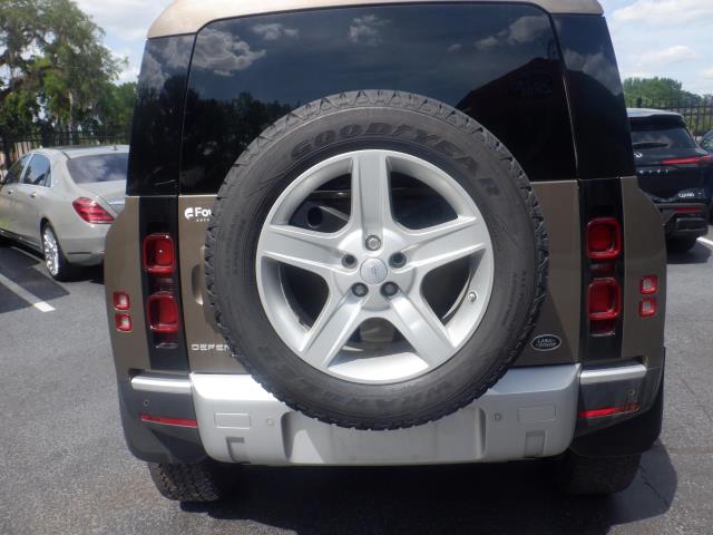 2020 Land Rover Defender 110 SE AWD