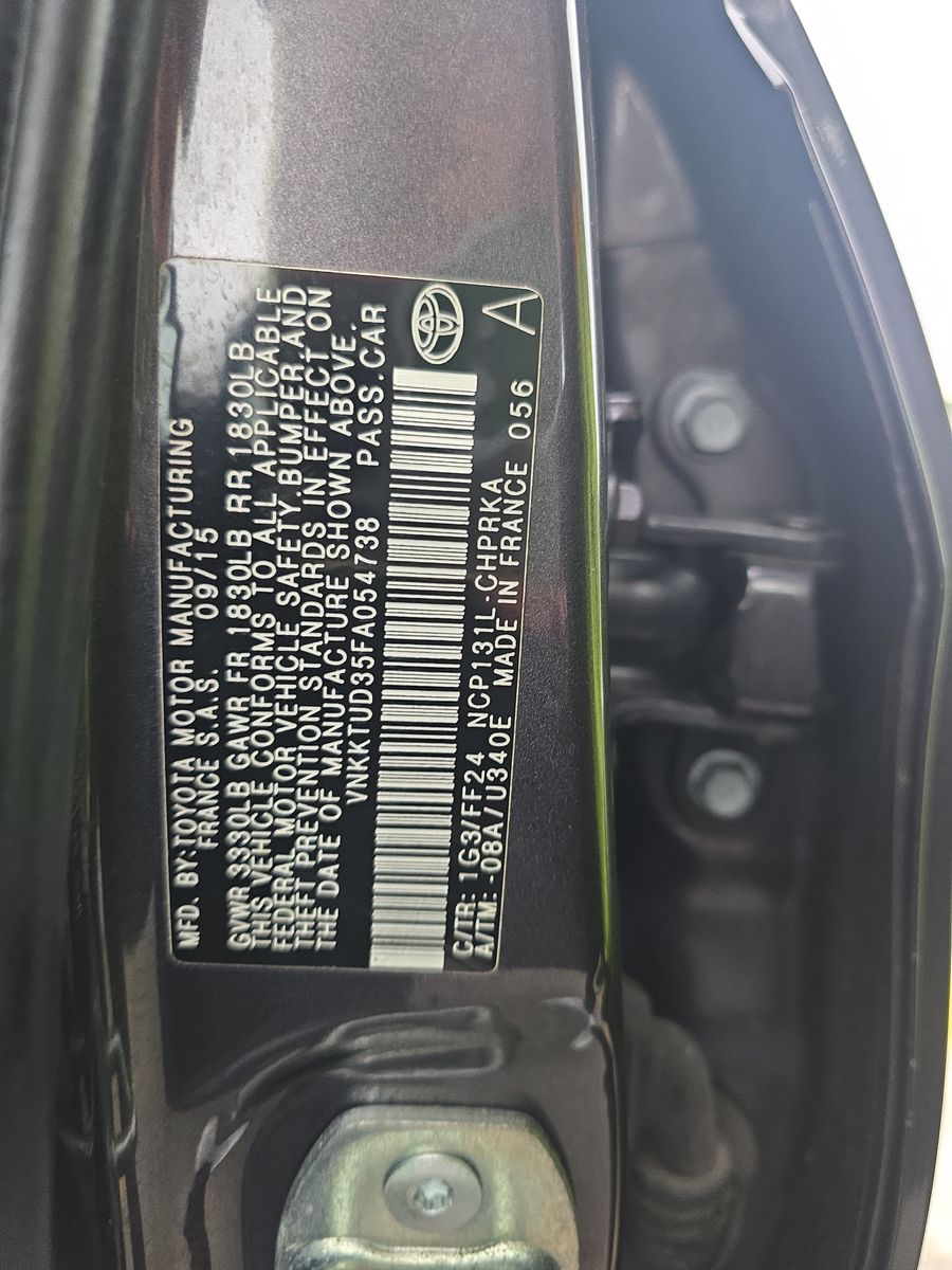 2015 Toyota Yaris SE FWD