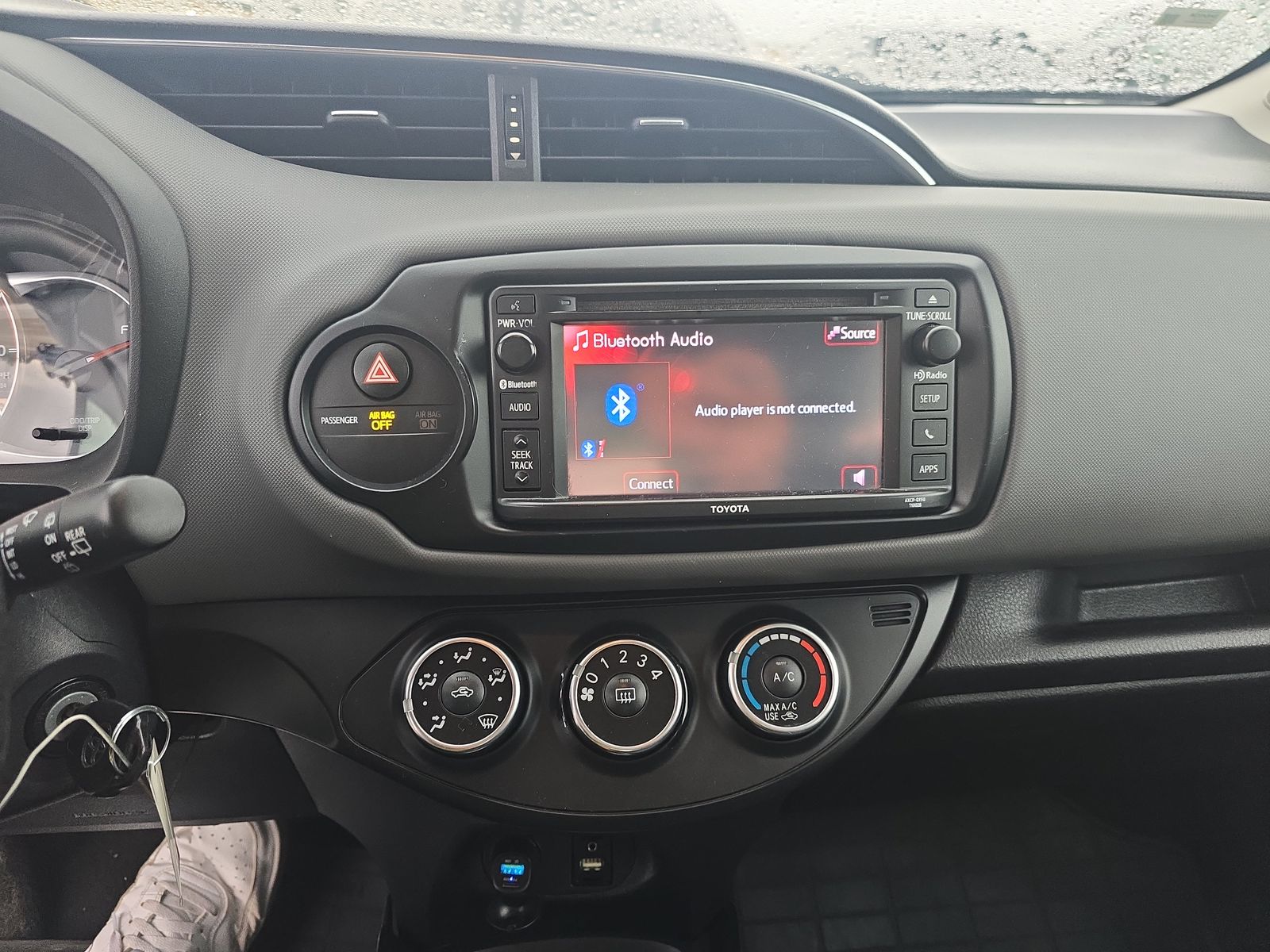 2015 Toyota Yaris SE FWD