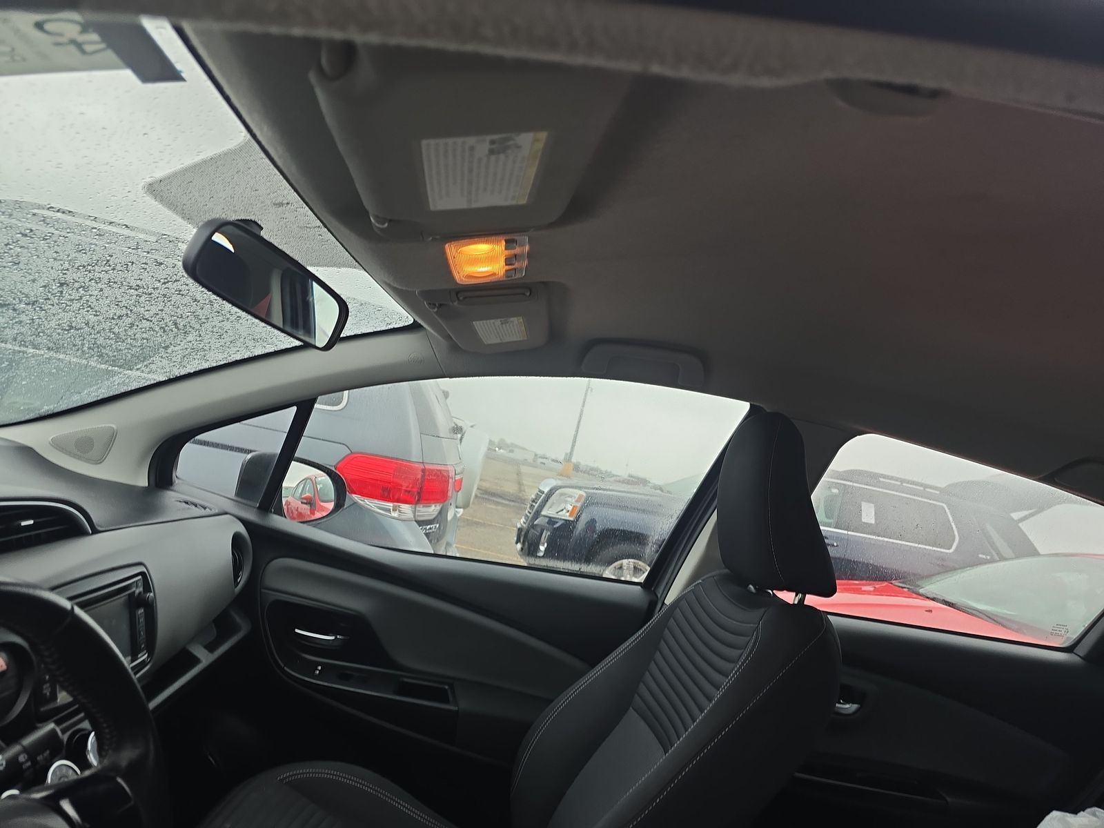2015 Toyota Yaris SE FWD