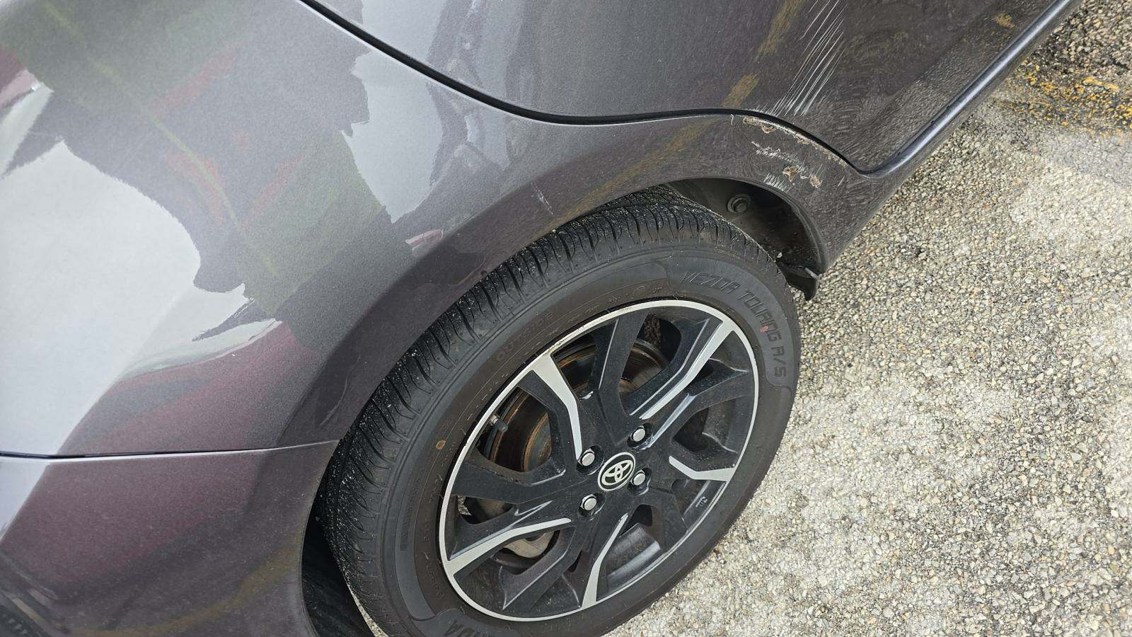 2015 Toyota Yaris SE FWD