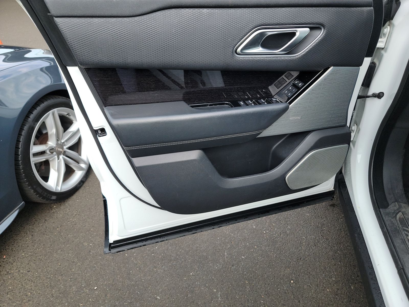 2018 Land Rover Range Rover Velar R-Dynamic SE AWD