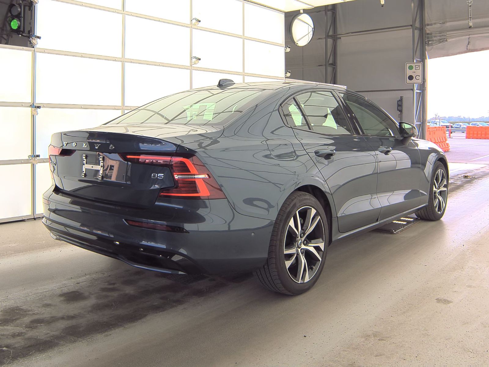 2024 Volvo S60 B5 Plus FWD