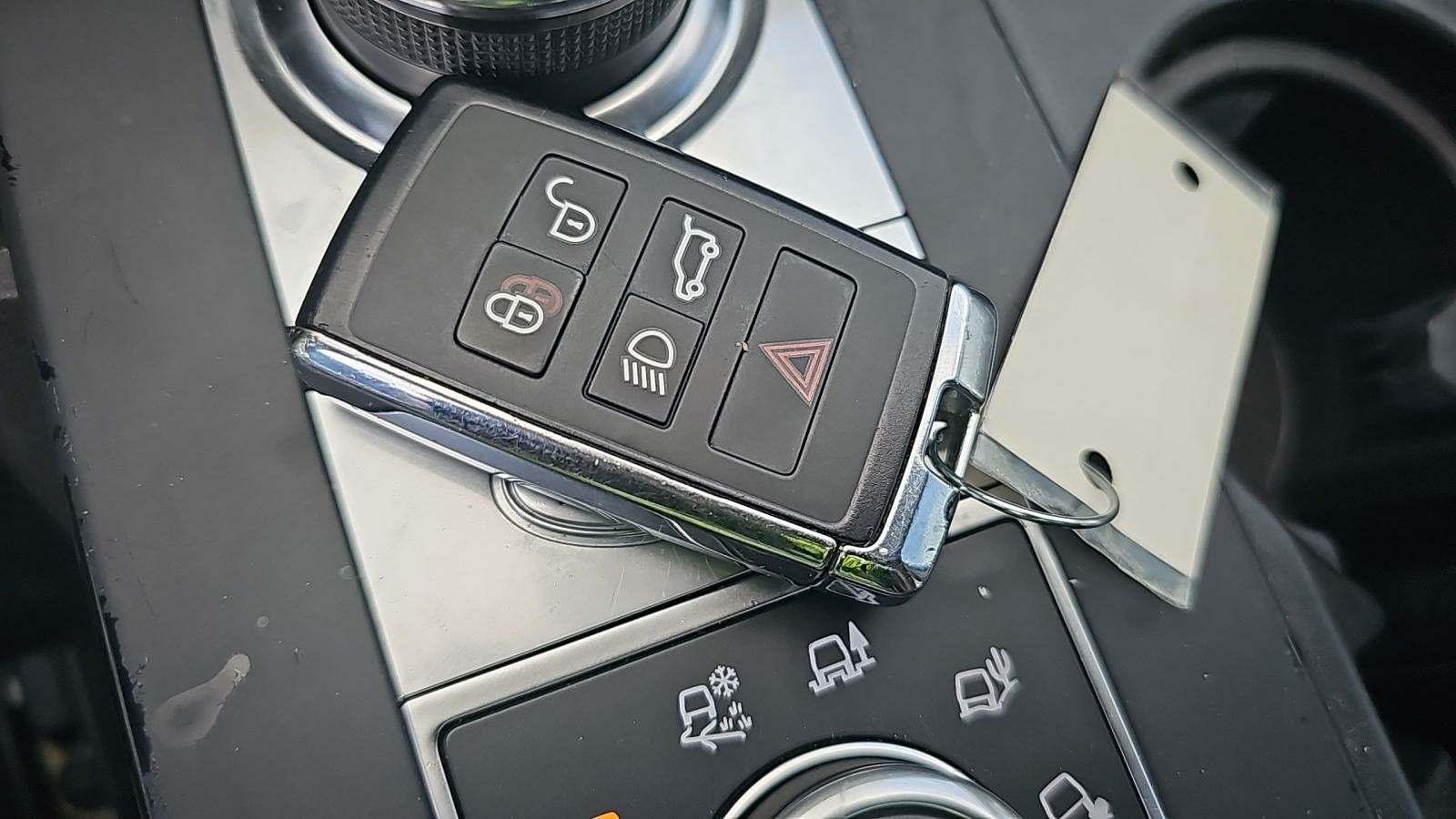 2020 Land Rover Discovery Landmark Edition AWD