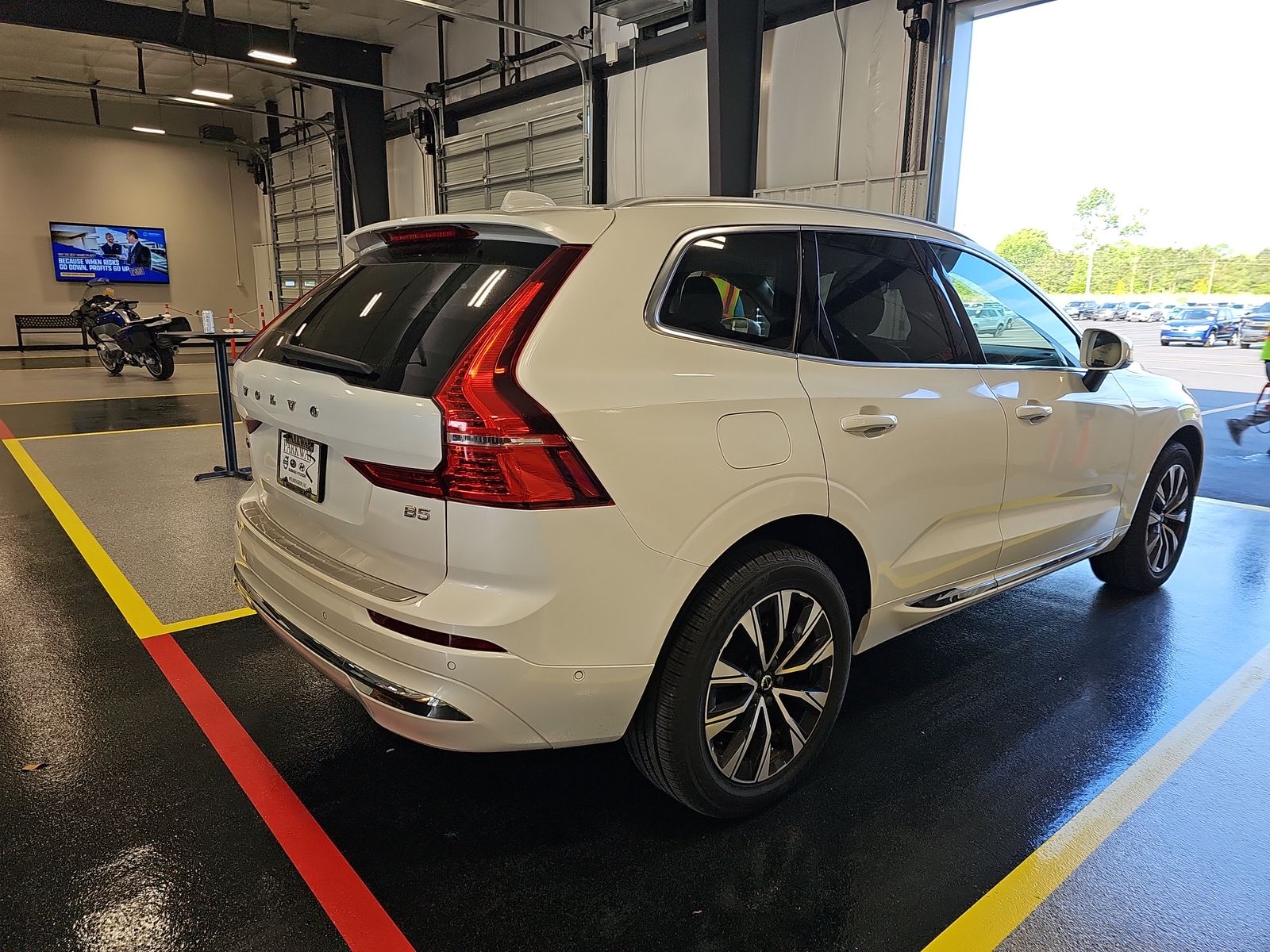 2023 Volvo XC60 B5 Plus FWD