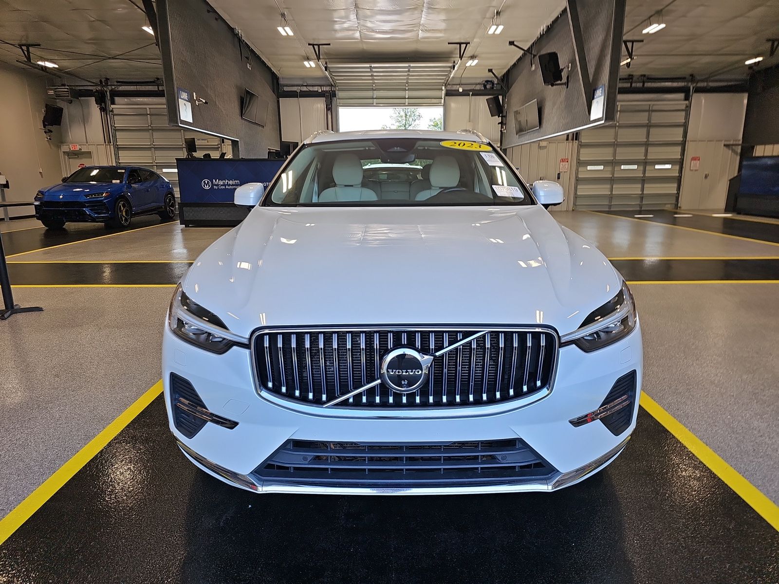 2023 Volvo XC60 B5 Plus FWD