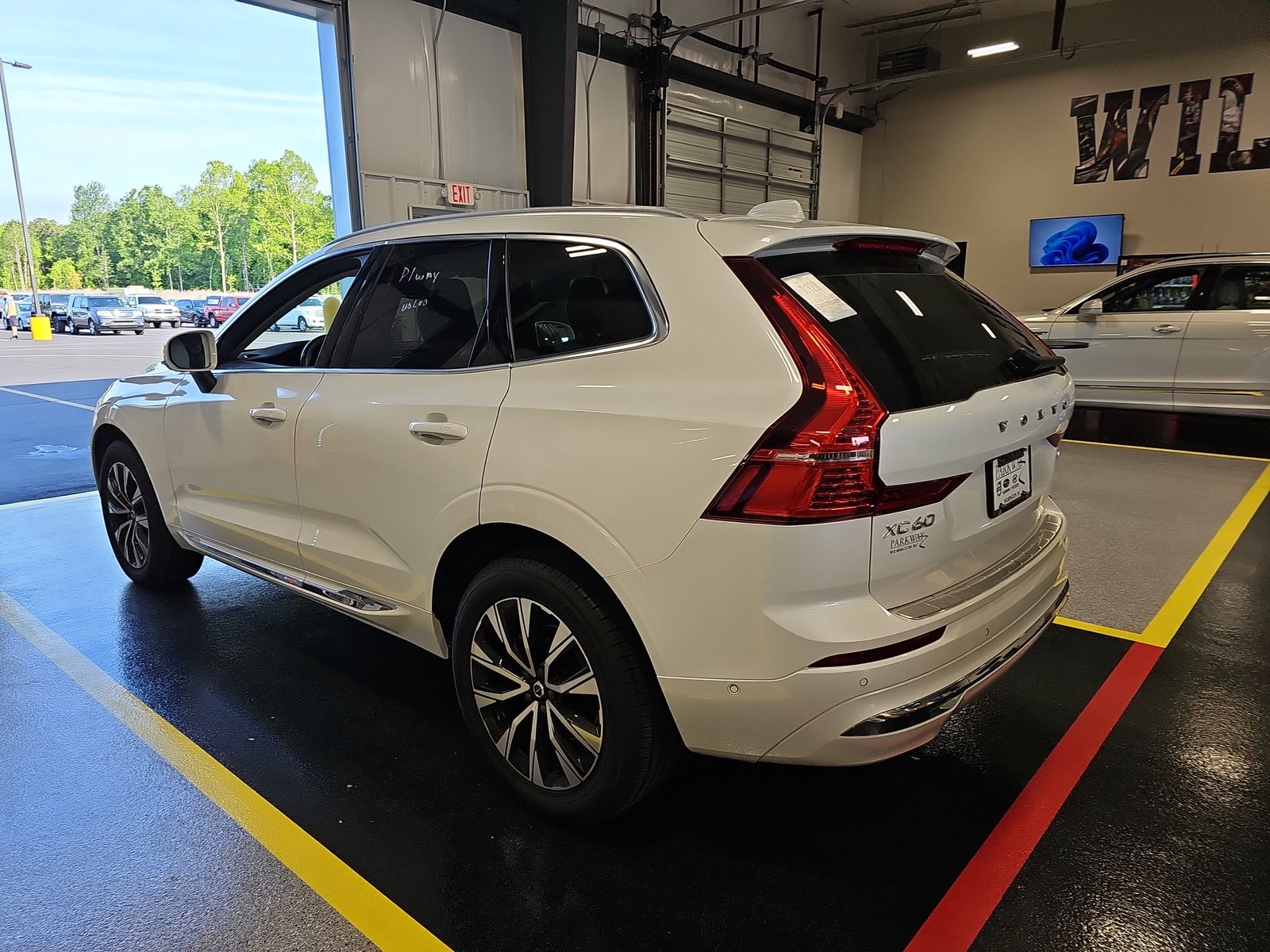 2023 Volvo XC60 B5 Plus FWD