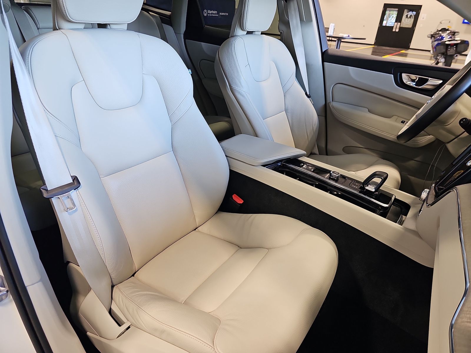 2023 Volvo XC60 B5 Plus FWD