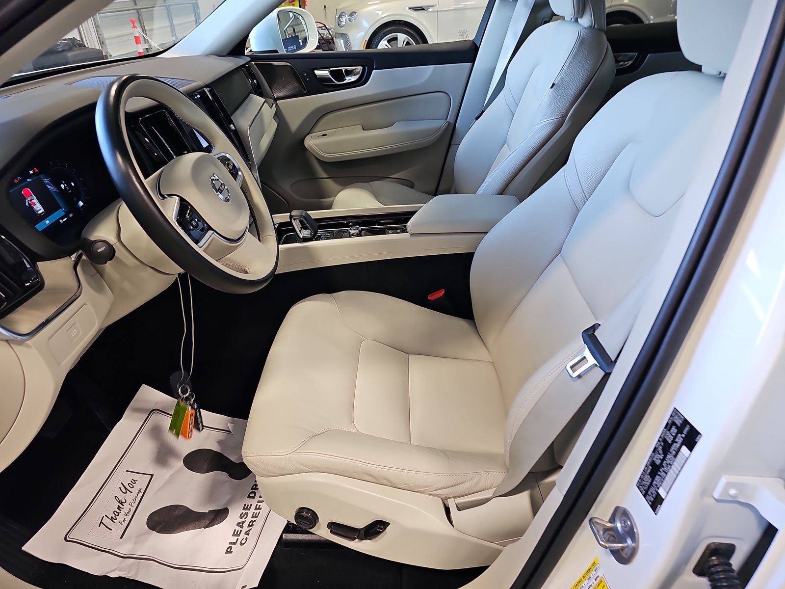 2023 Volvo XC60 B5 Plus FWD