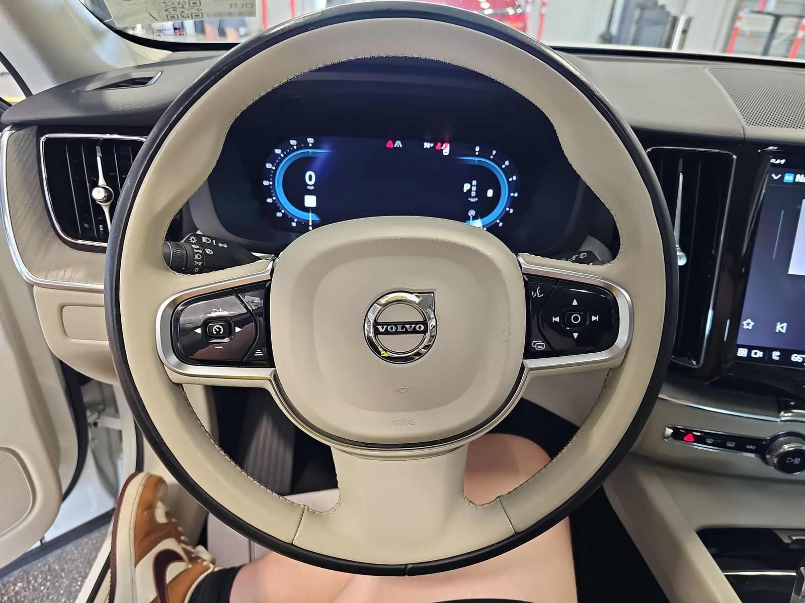 2023 Volvo XC60 B5 Plus FWD