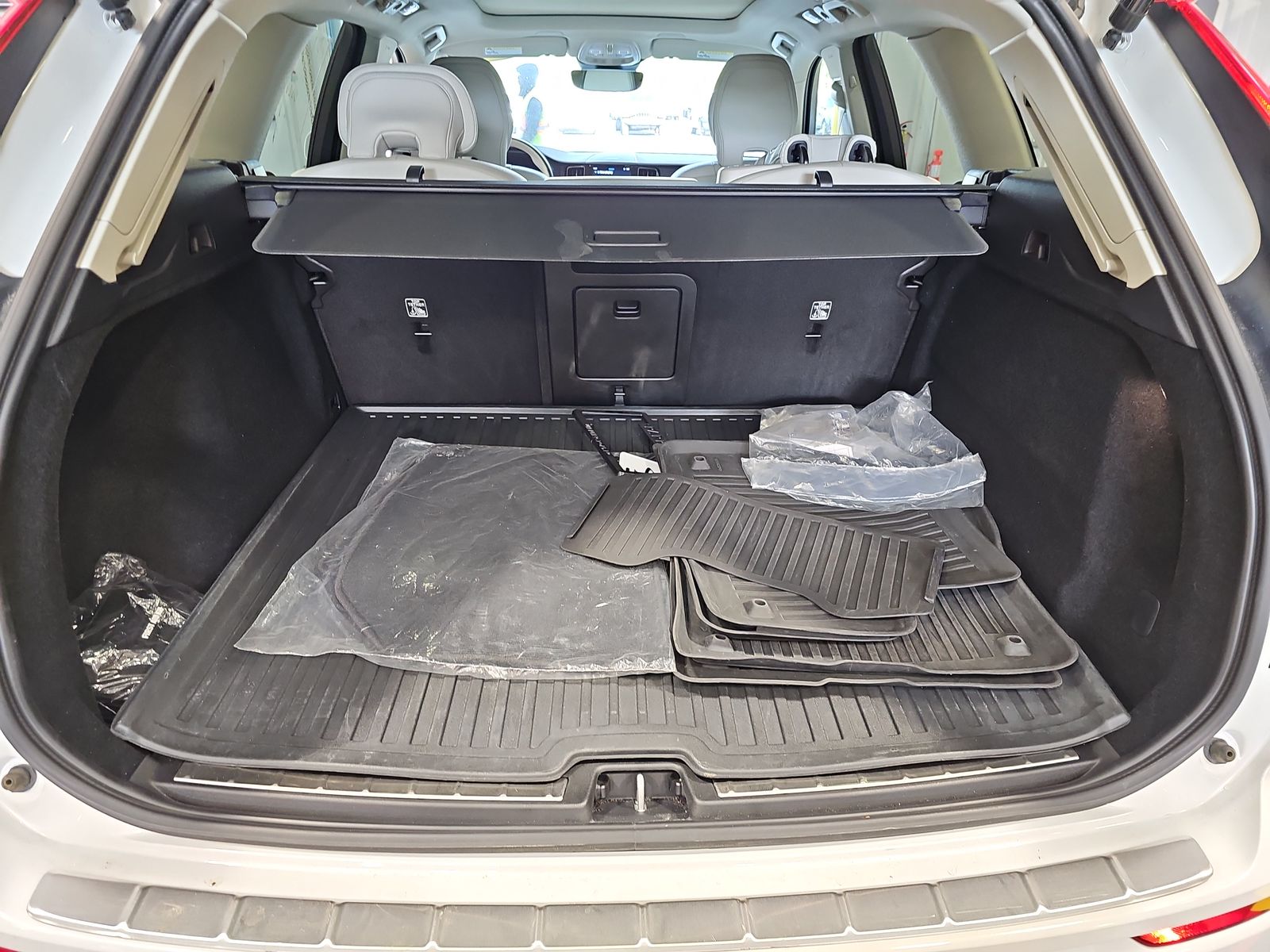 2023 Volvo XC60 B5 Plus FWD