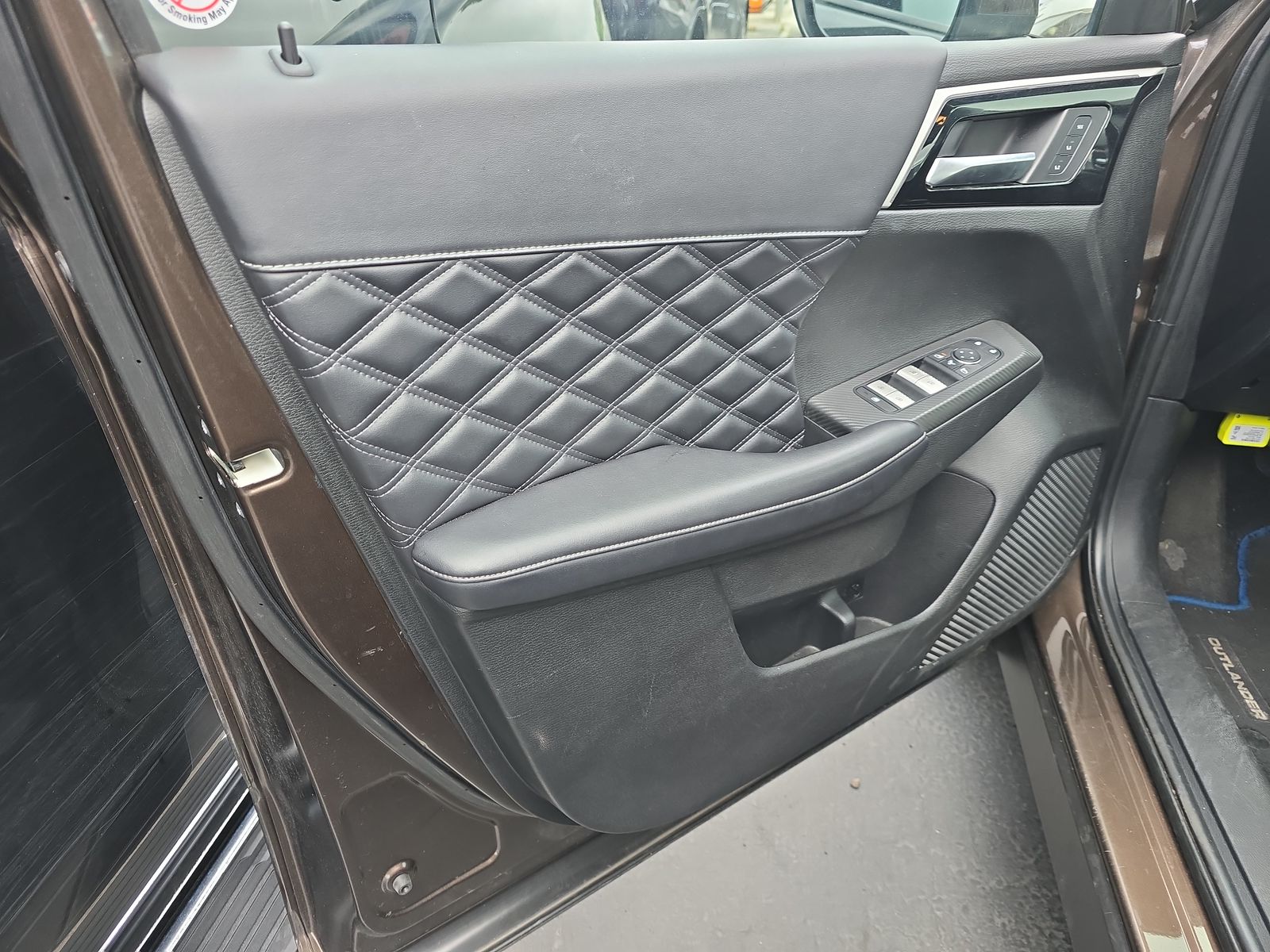 2023 Mitsubishi Outlander PHEV SEL AWD