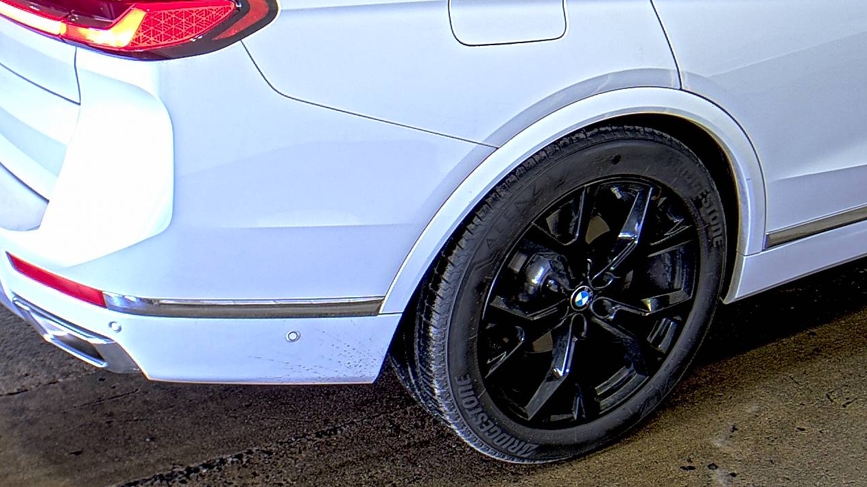 2023 BMW X7 xDrive40i AWD