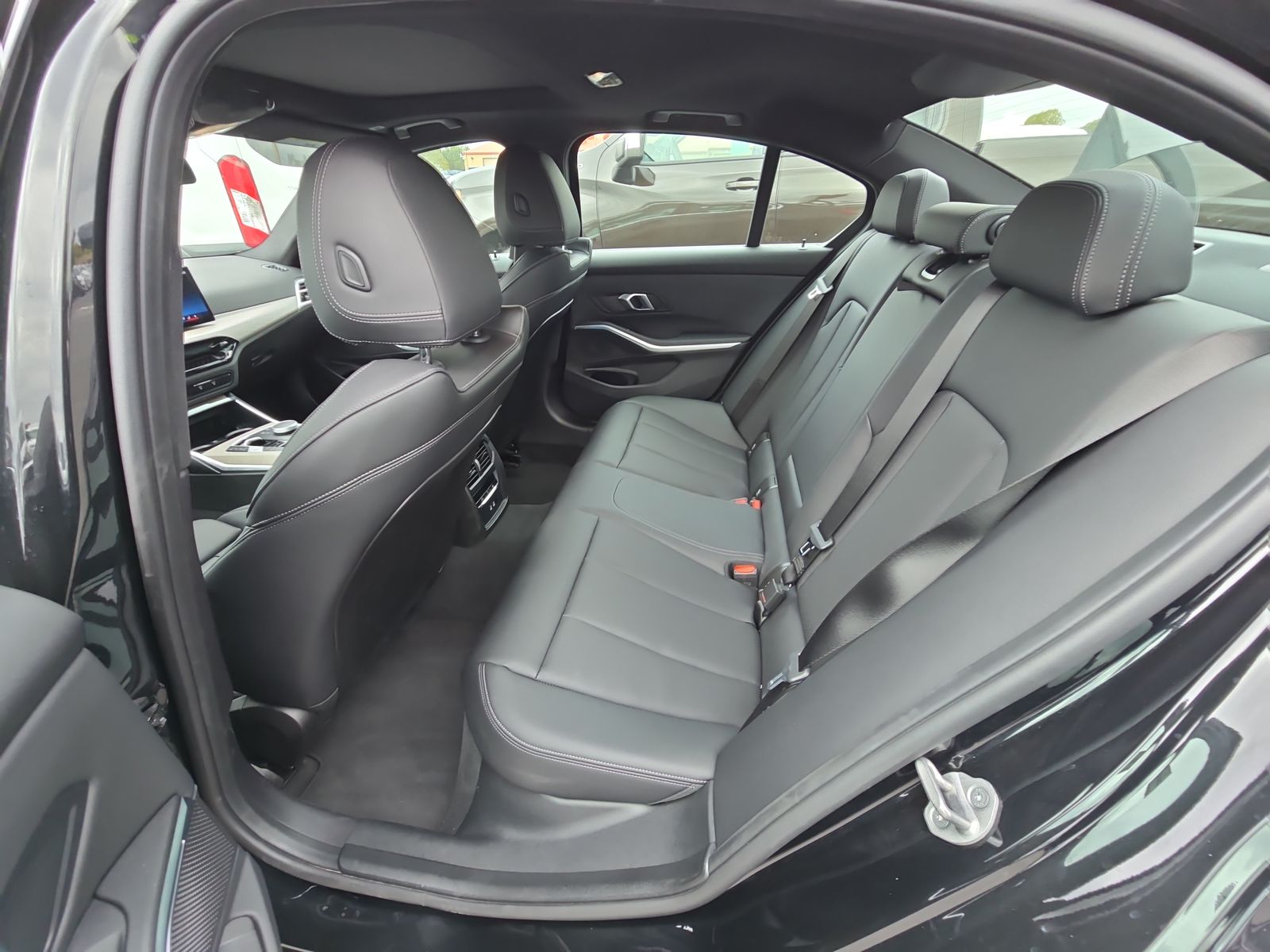 2025 BMW 3 Series 330i RWD