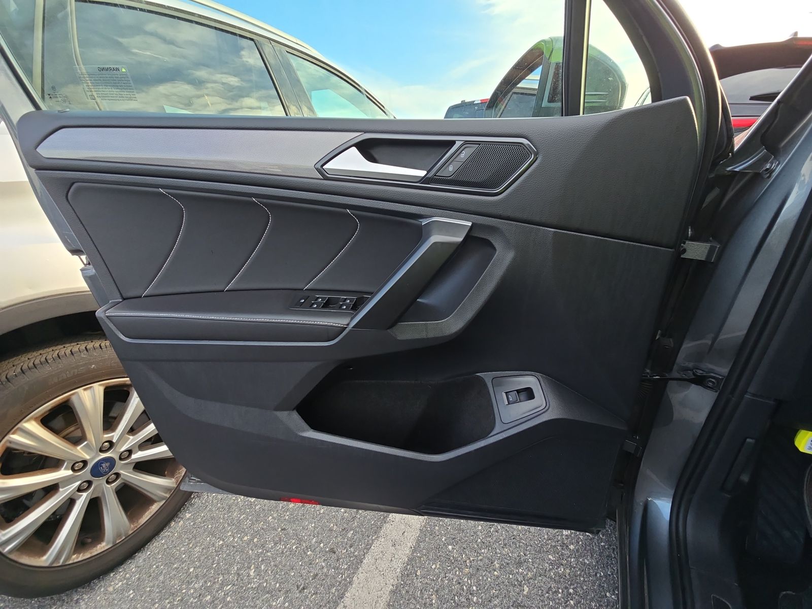 2024 Volkswagen Tiguan 2.0T SE FWD