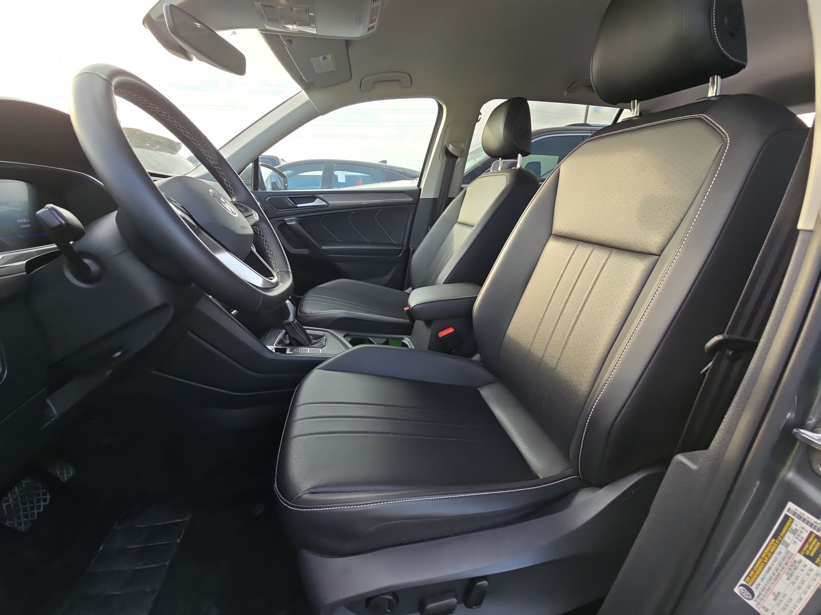 2024 Volkswagen Tiguan 2.0T SE FWD