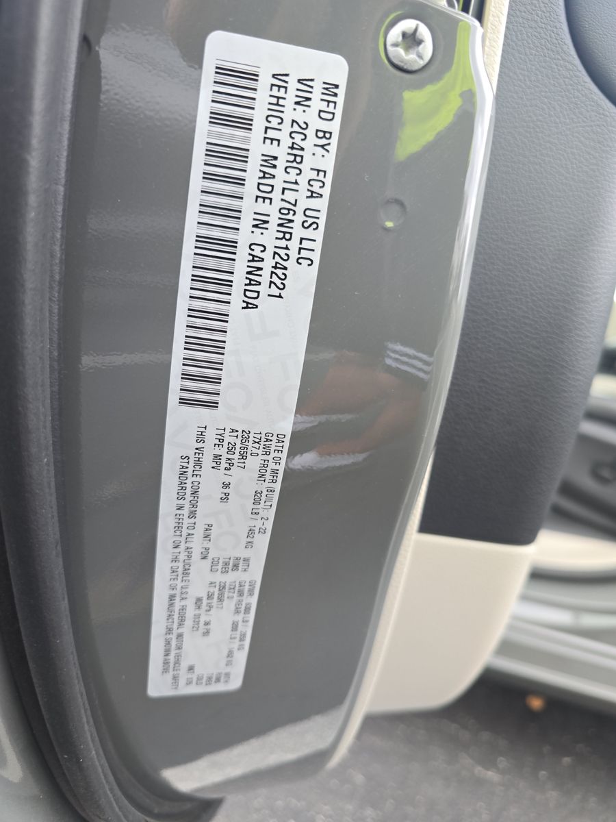 2022 Chrysler Pacifica Hybrid Touring L FWD