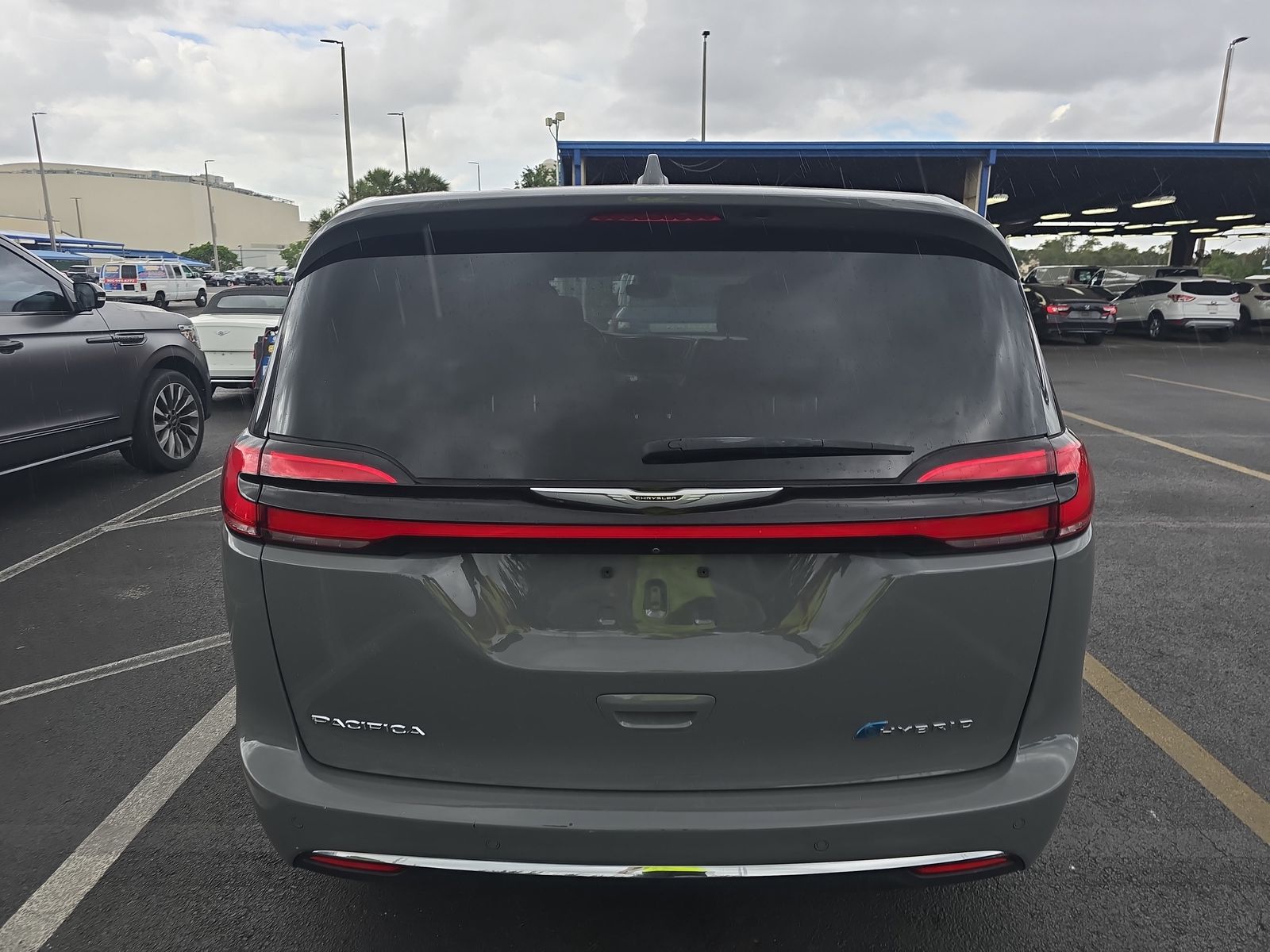 2022 Chrysler Pacifica Hybrid Touring L FWD