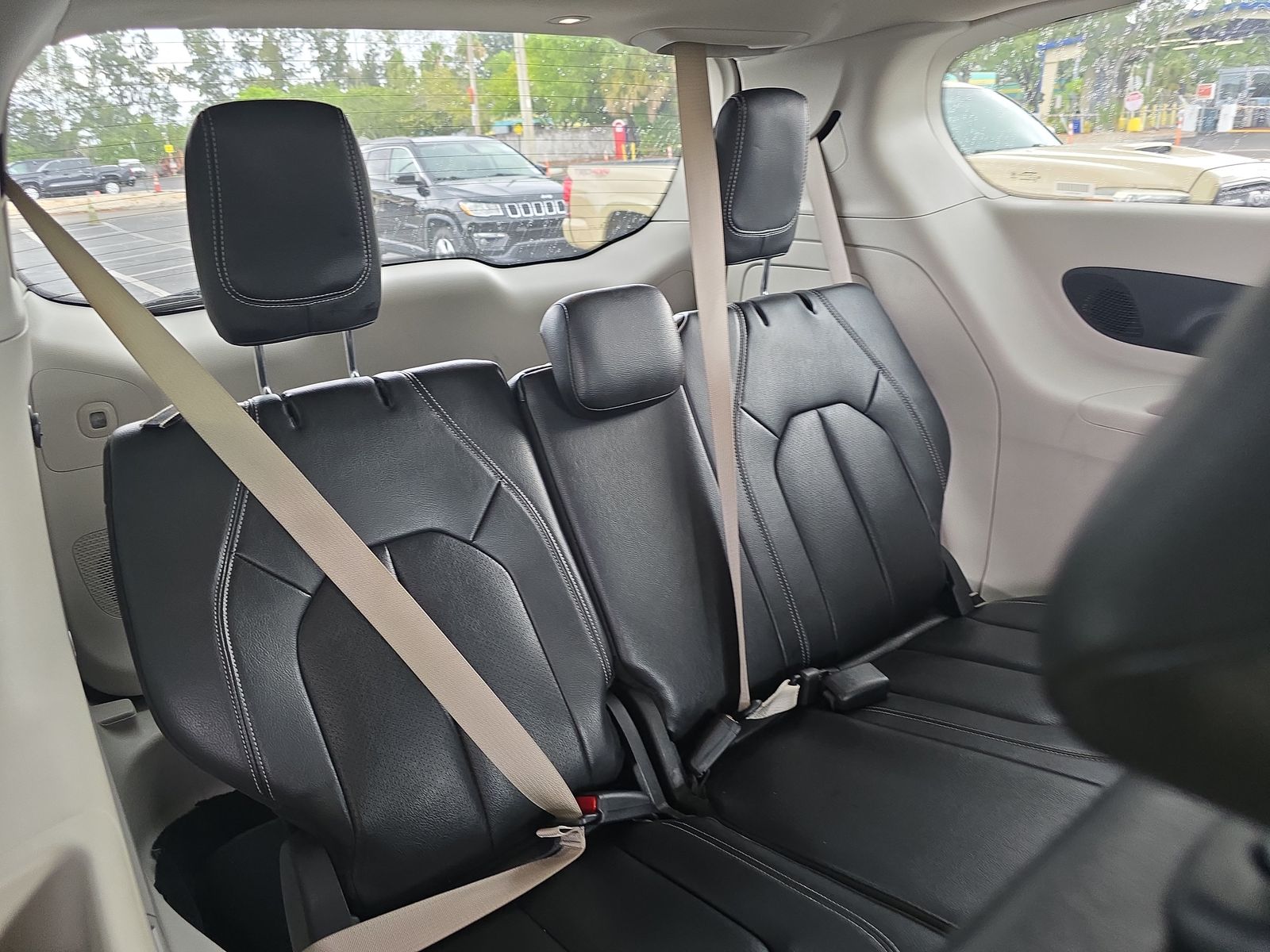 2022 Chrysler Pacifica Hybrid Touring L FWD