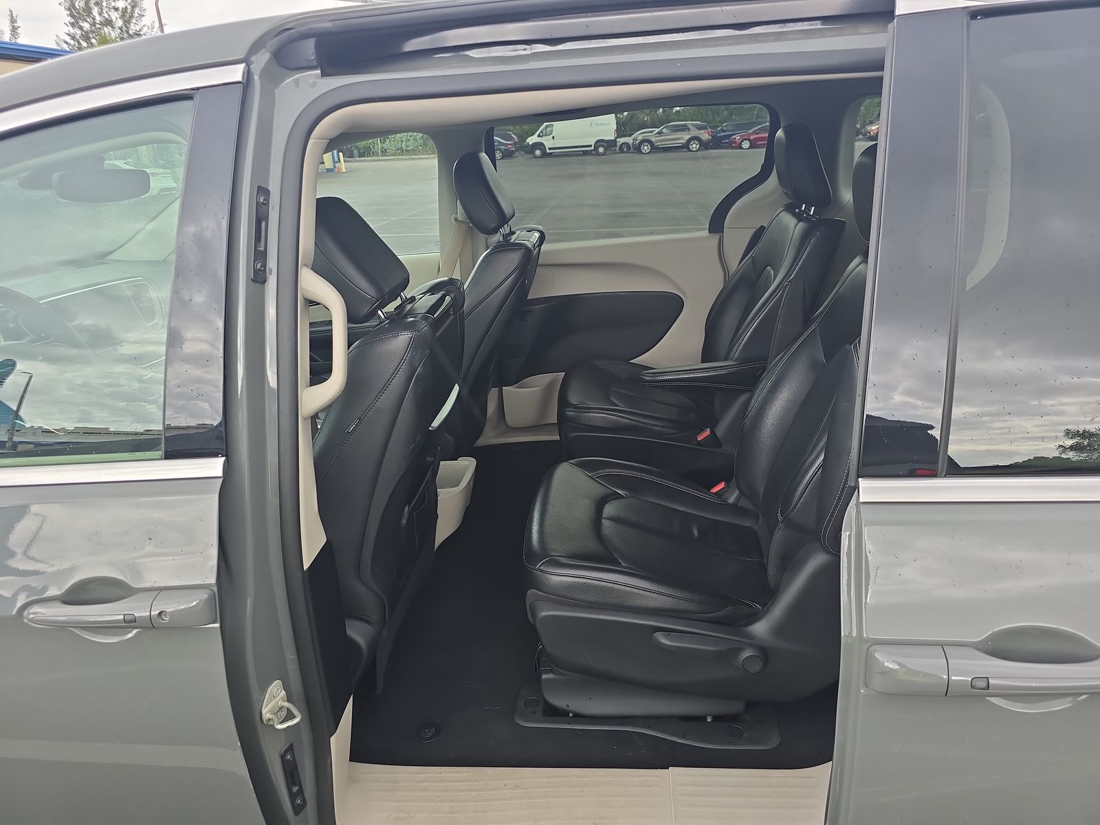 2022 Chrysler Pacifica Hybrid Touring L FWD