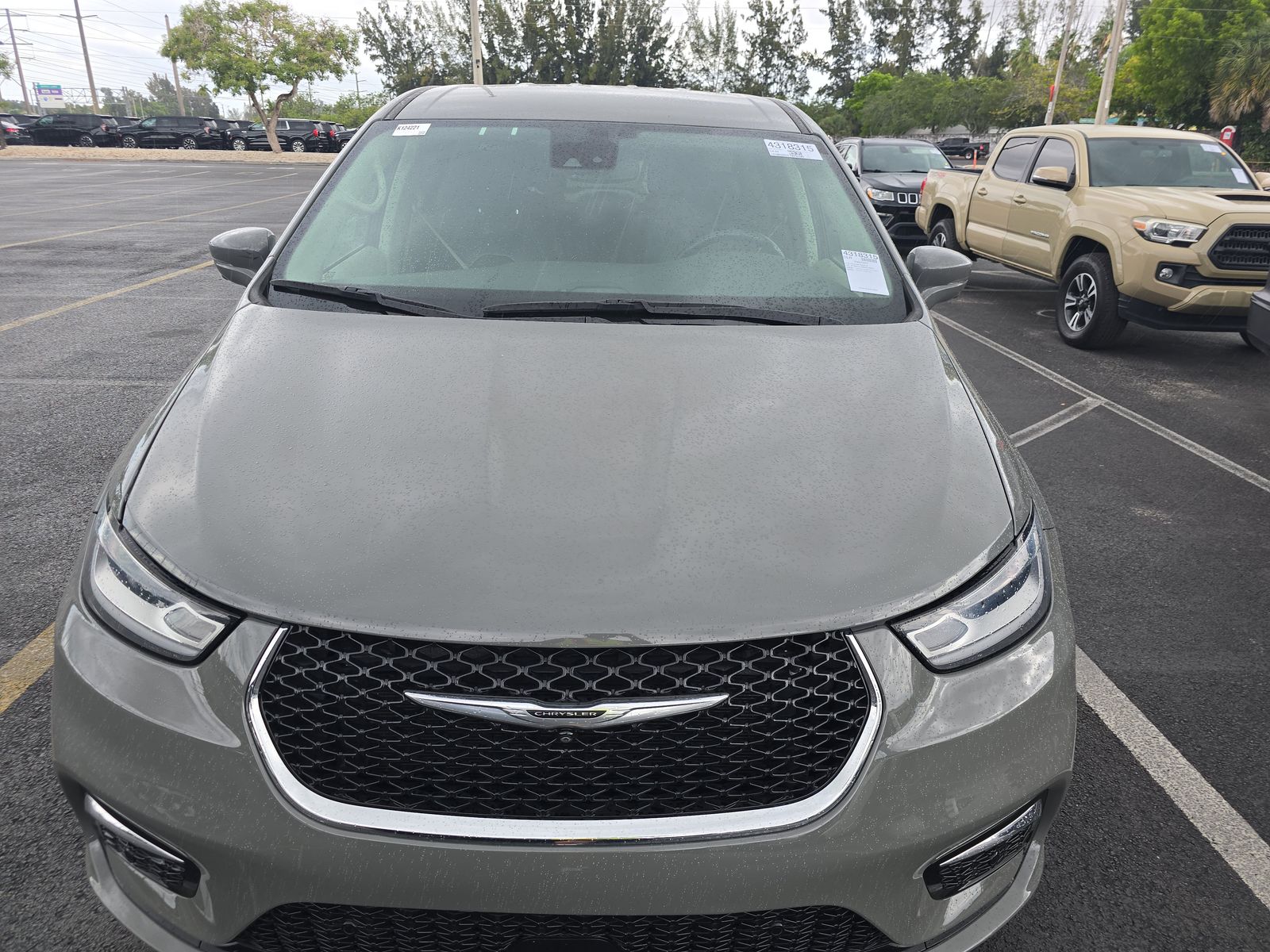 2022 Chrysler Pacifica Hybrid Touring L FWD