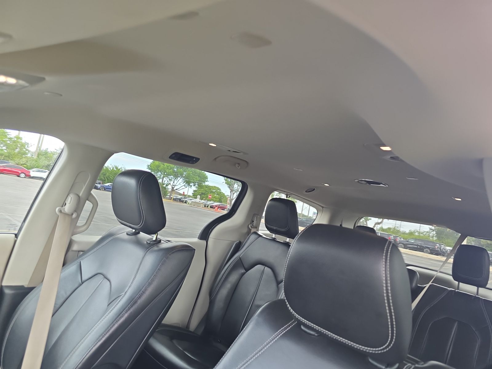 2022 Chrysler Pacifica Hybrid Touring L FWD