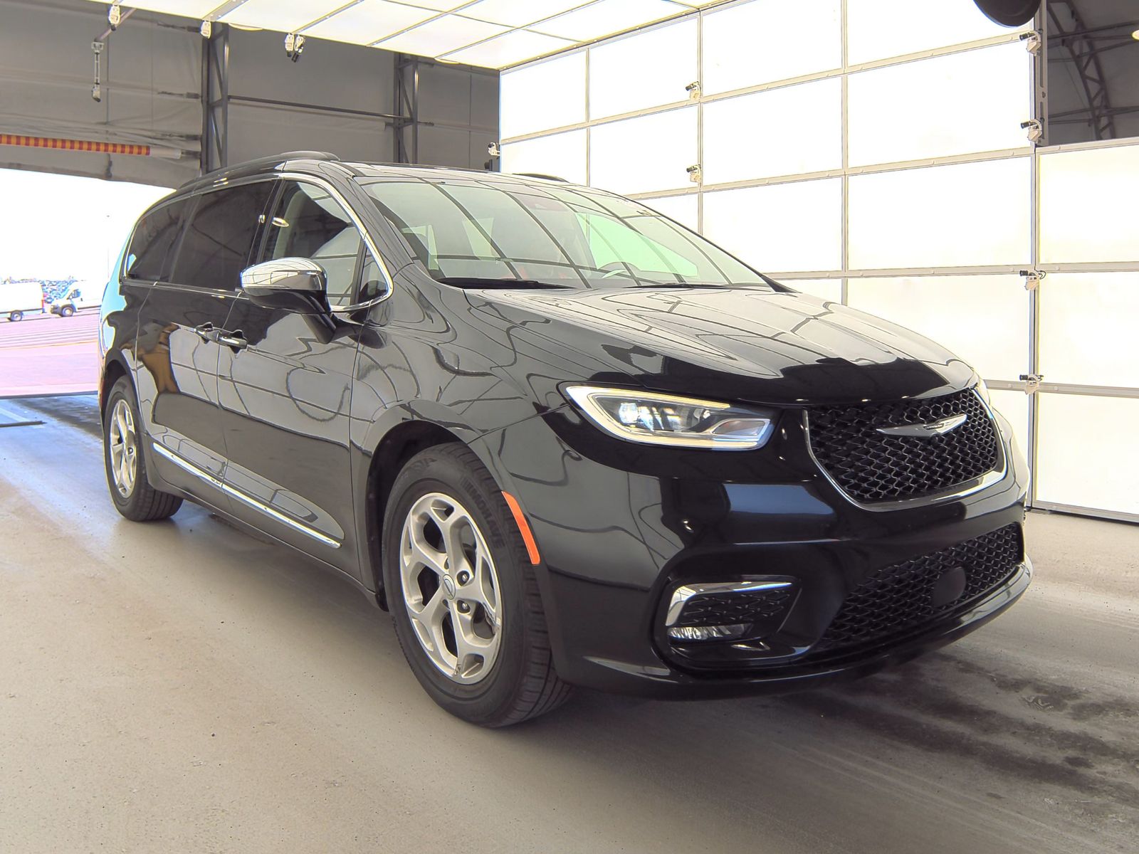 2023 Chrysler Pacifica Limited FWD