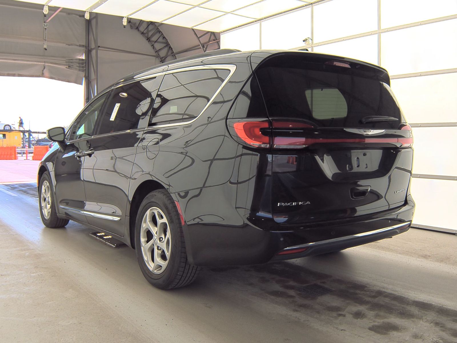 2023 Chrysler Pacifica Limited FWD