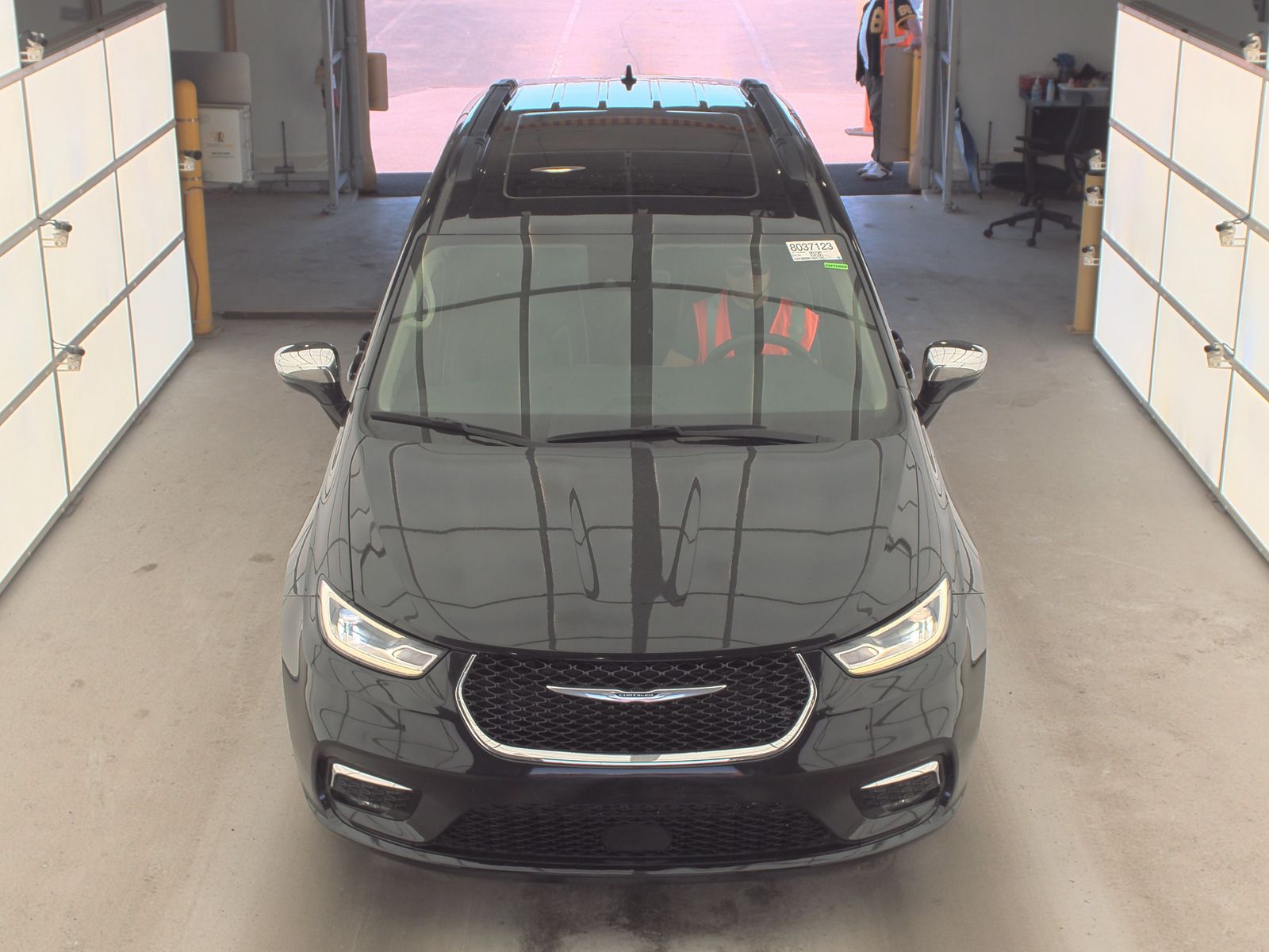 2023 Chrysler Pacifica Limited FWD