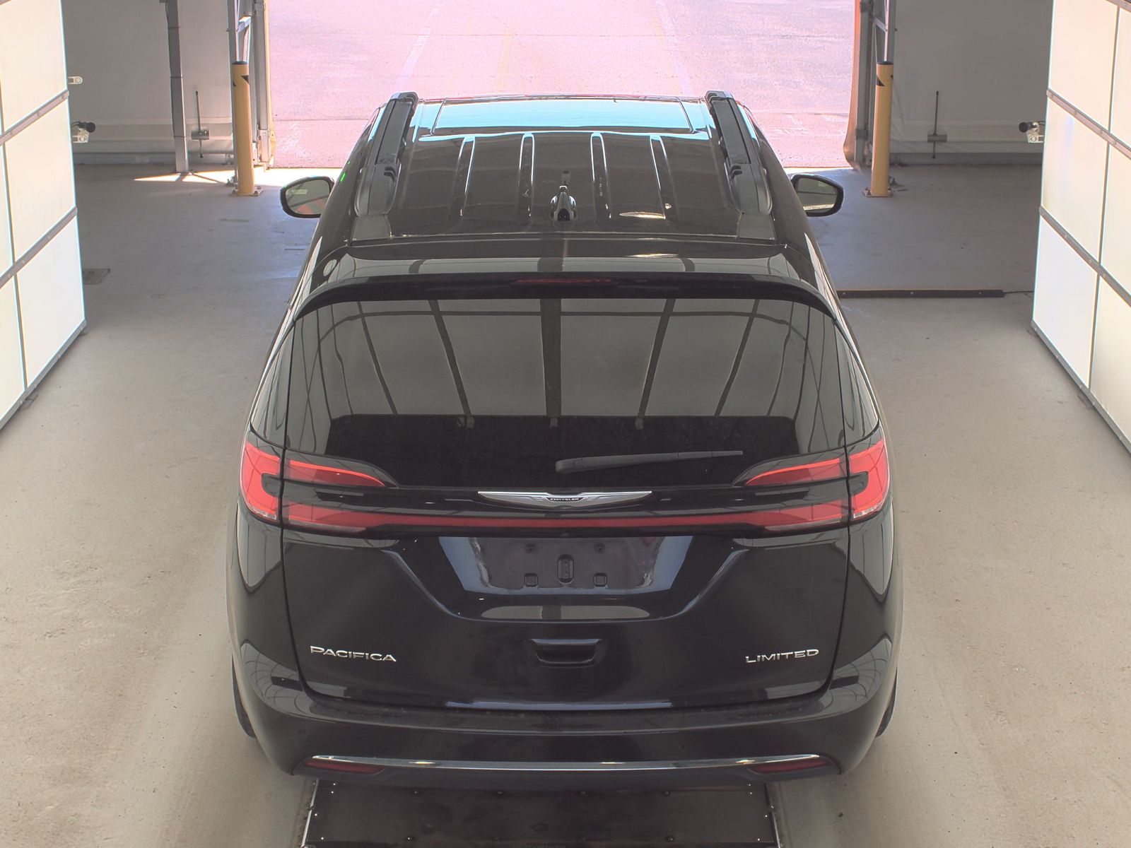 2023 Chrysler Pacifica Limited FWD