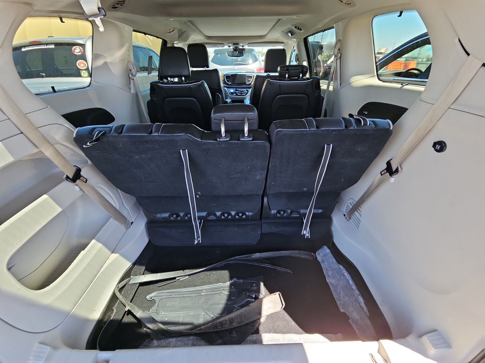 2023 Chrysler Pacifica Limited FWD