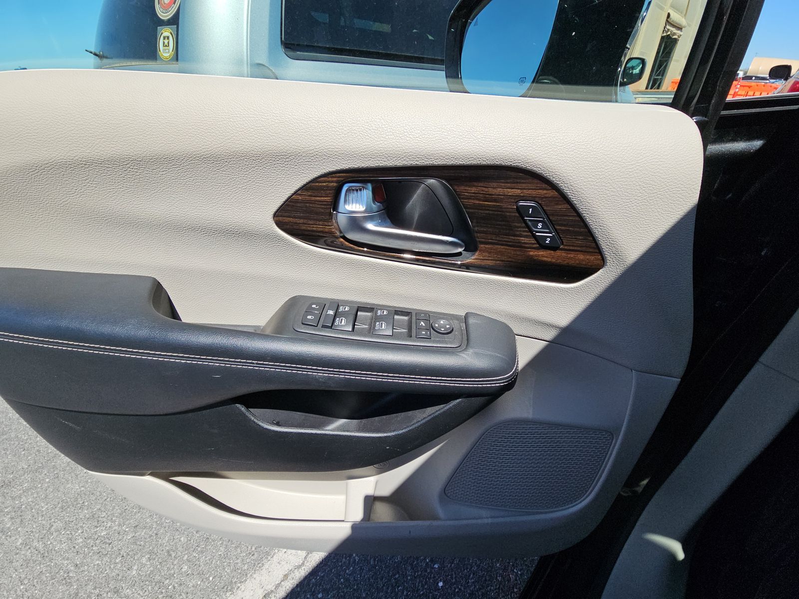2023 Chrysler Pacifica Limited FWD