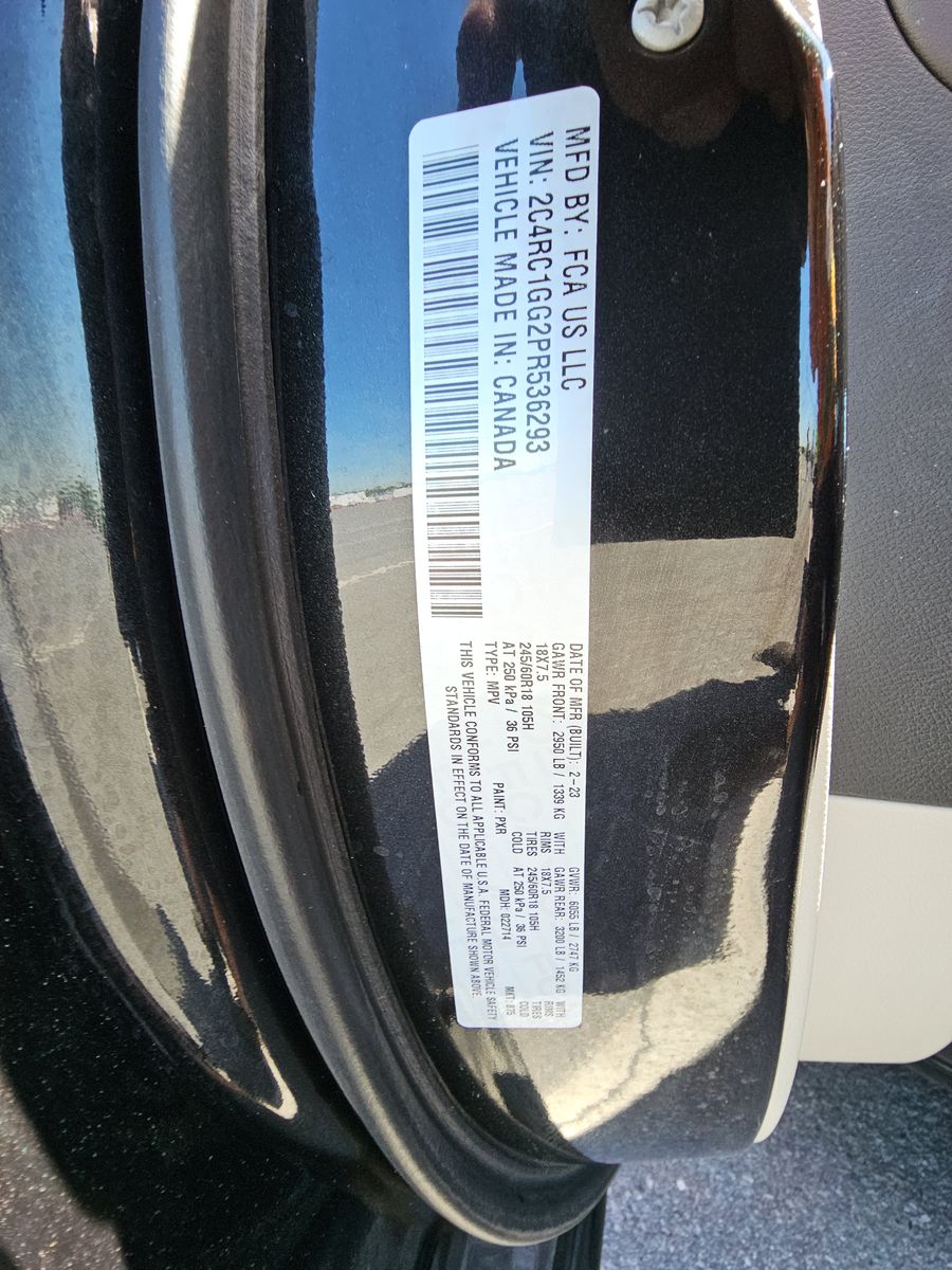 2023 Chrysler Pacifica Limited FWD