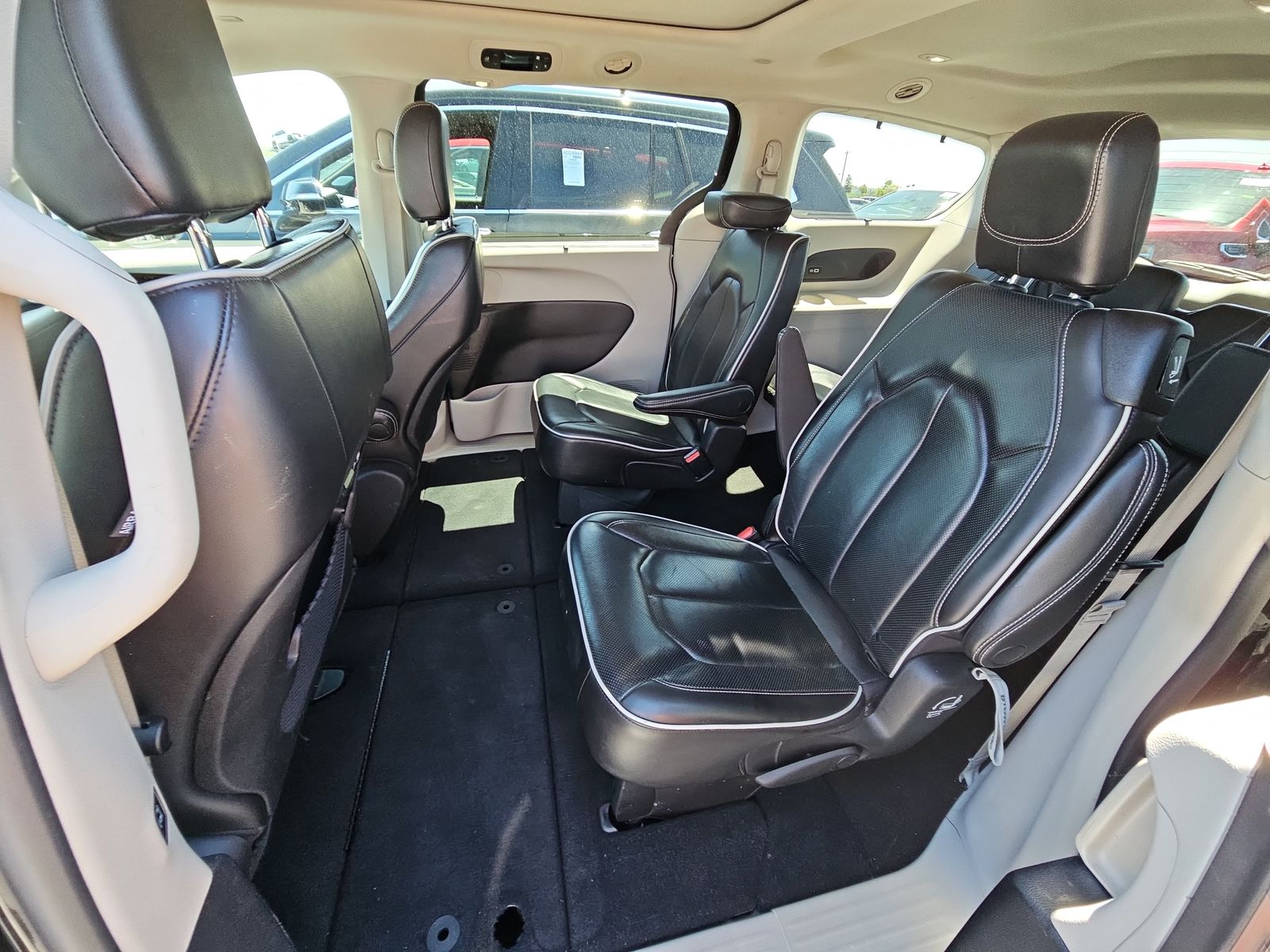 2023 Chrysler Pacifica Limited FWD