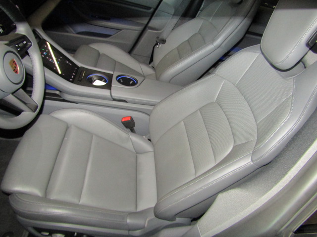 2023 Porsche Taycan Base RWD
