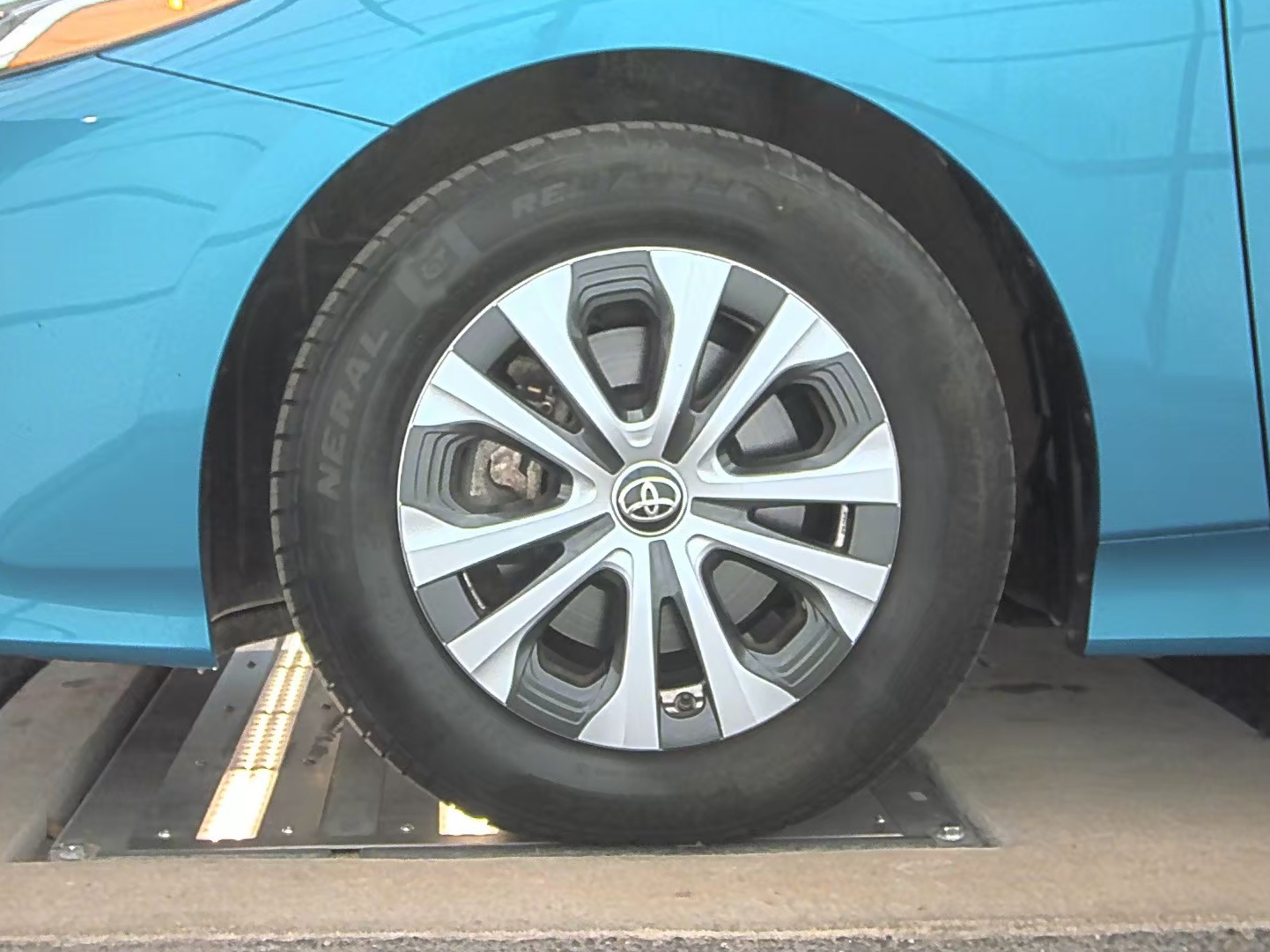 2021 Toyota Prius Prime LE FWD