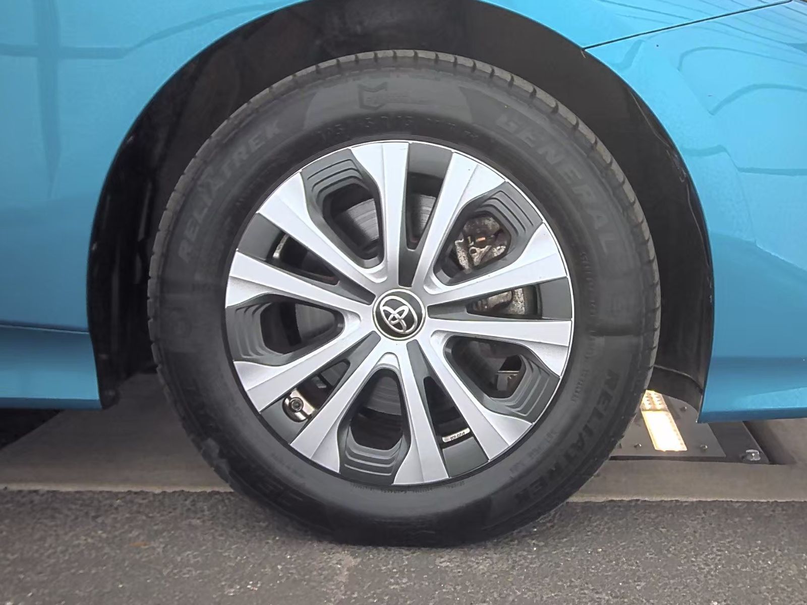 2021 Toyota Prius Prime LE FWD