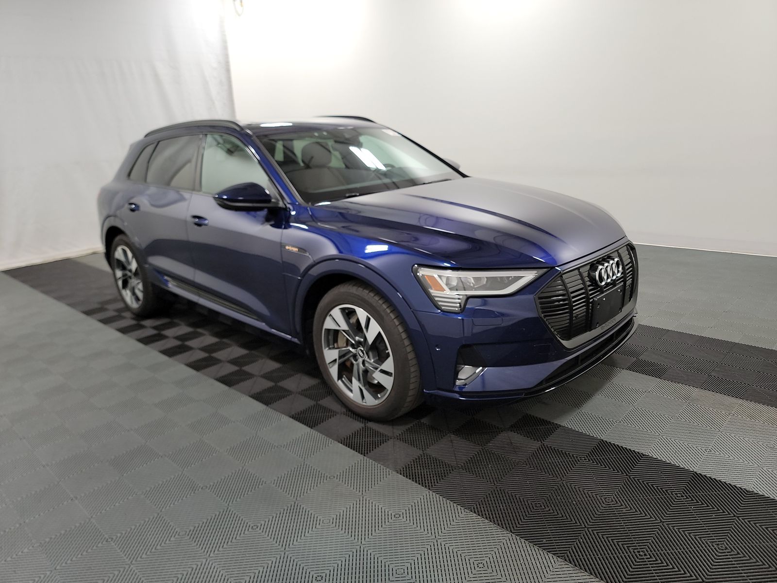 2022 Audi e-tron Premium AWD